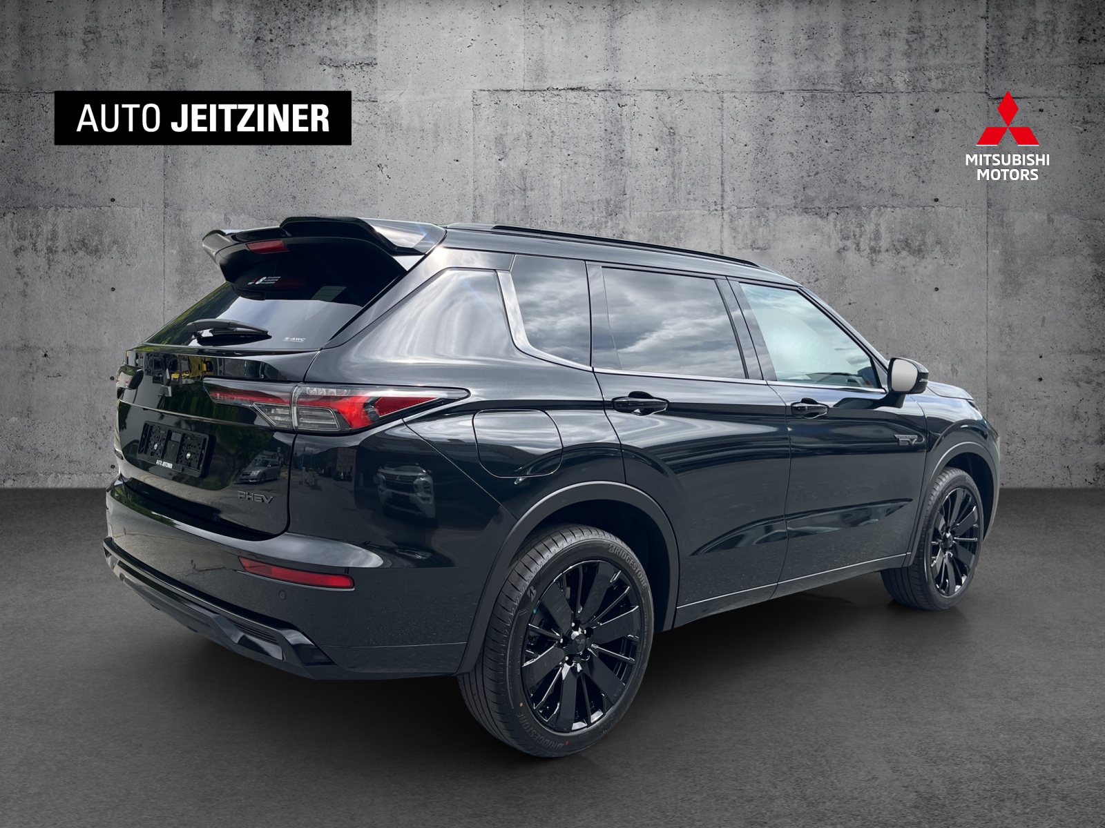 MITSUBISHI Outlander 2.4 PHEV Sport 4x4-showroom-element-2