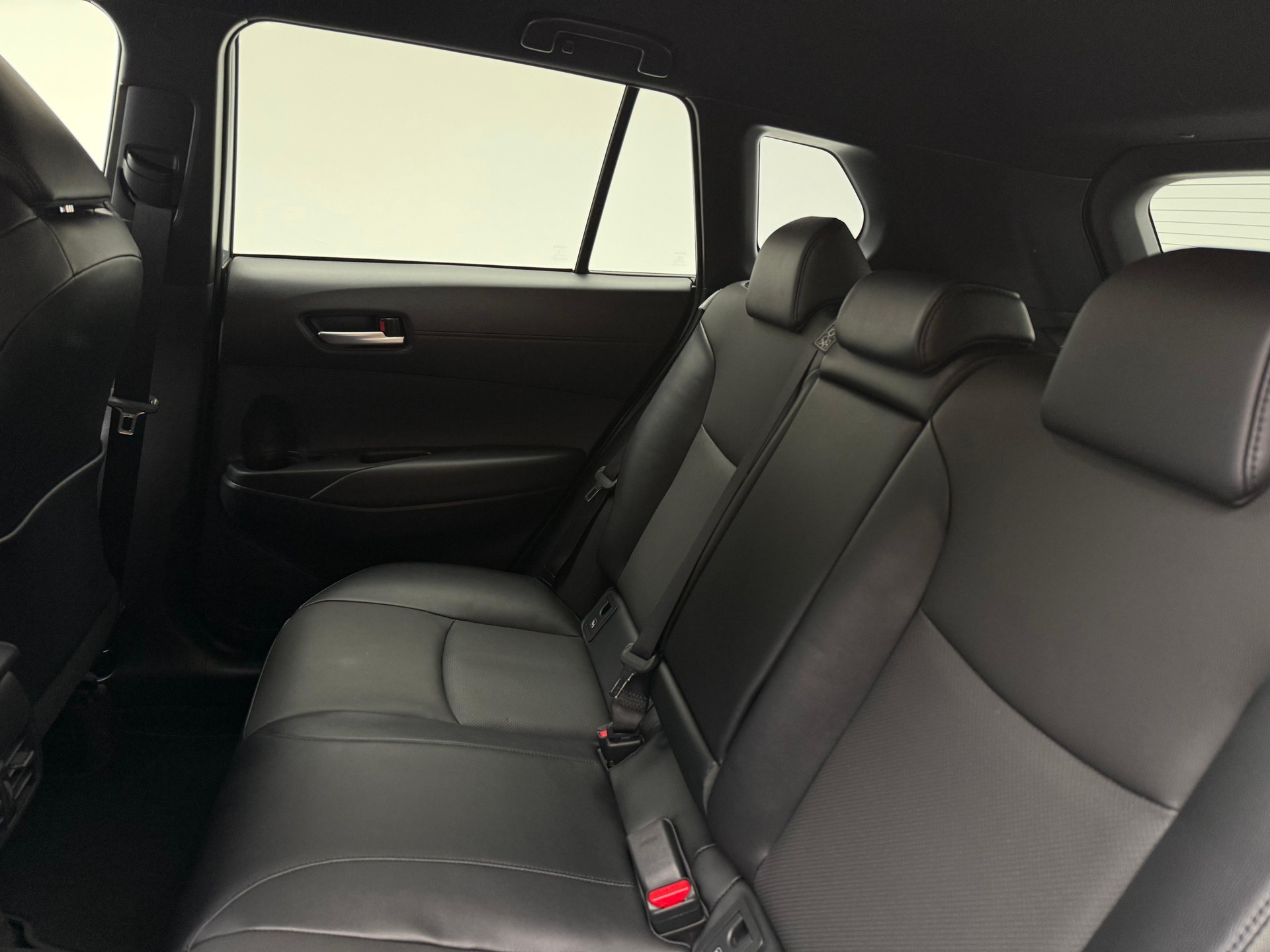TOYOTA Corolla Cross 2.0 HSD Premium AWD-i-image-6