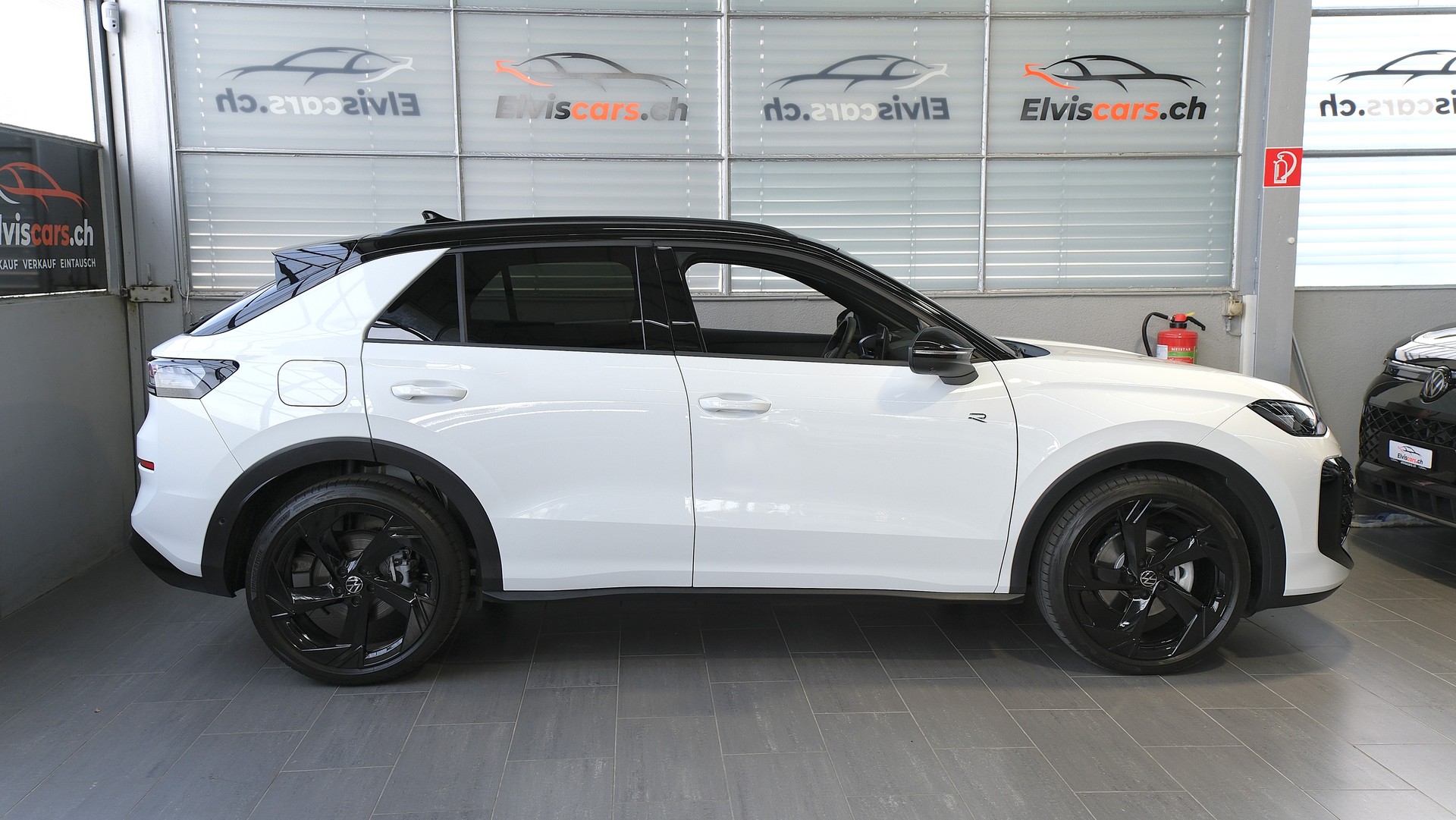VW T-Roc 1.5 eTSI mHEV R-Line DSG Black Style-image-27