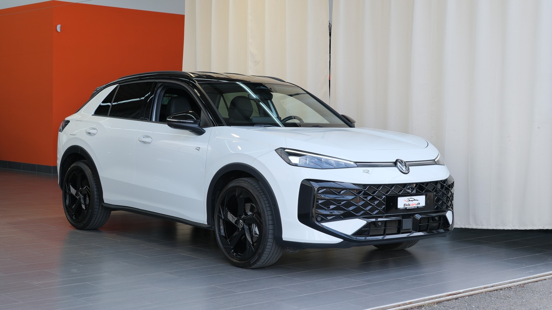 VW T-Roc 1.5 eTSI mHEV R-Line DSG Black Style-image-29