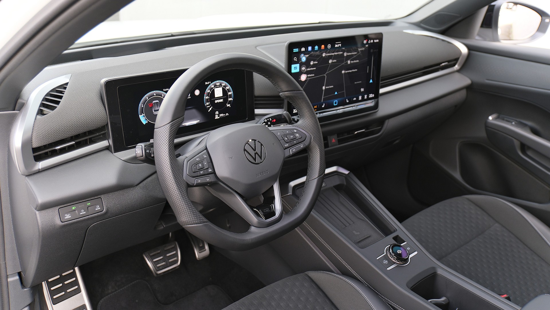 VW T-Roc 1.5 eTSI mHEV R-Line DSG Black Style-image-2