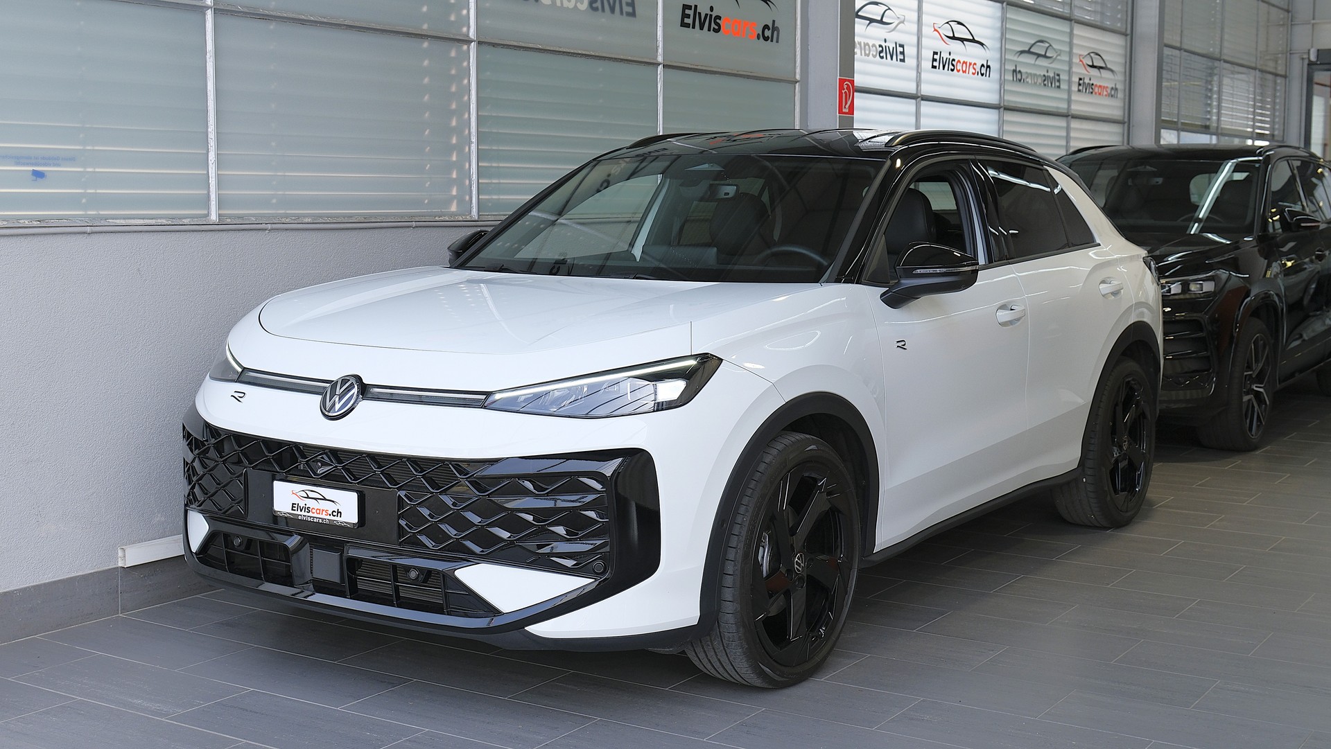VW T-Roc 1.5 eTSI mHEV R-Line DSG Black Style-image-8