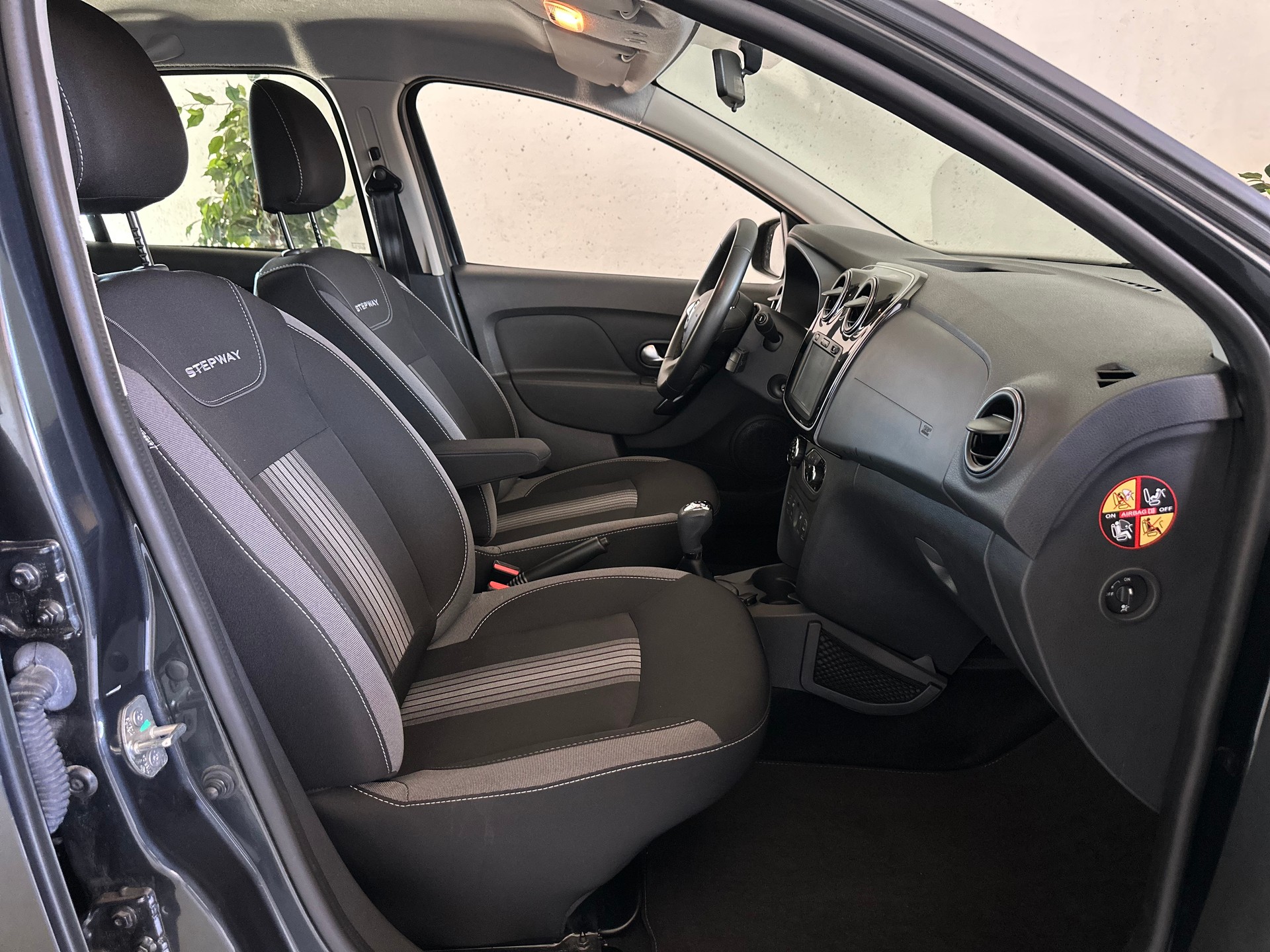 DACIA Sandero Tce 90 Stepway Automatic-image-11