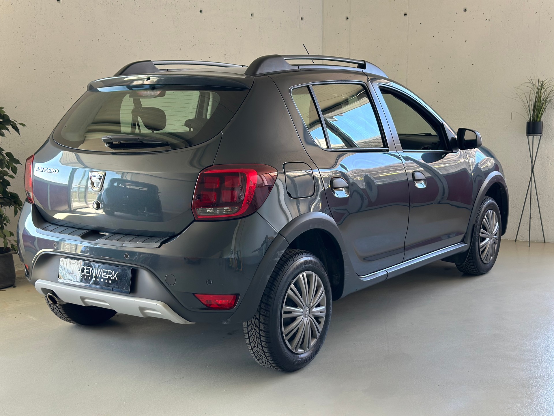 DACIA Sandero Tce 90 Stepway Automatic-image-4