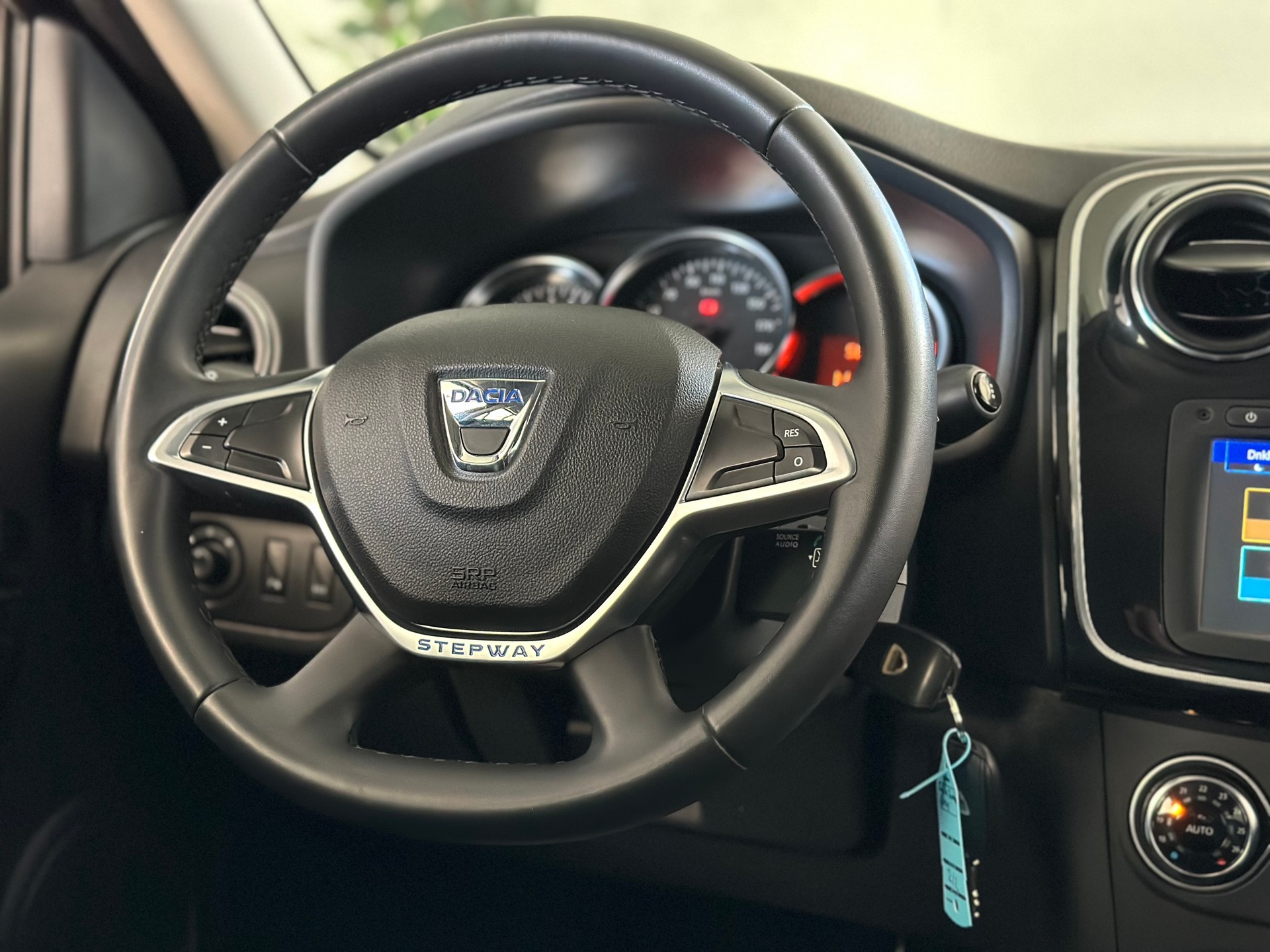DACIA Sandero Tce 90 Stepway Automatic-image-13