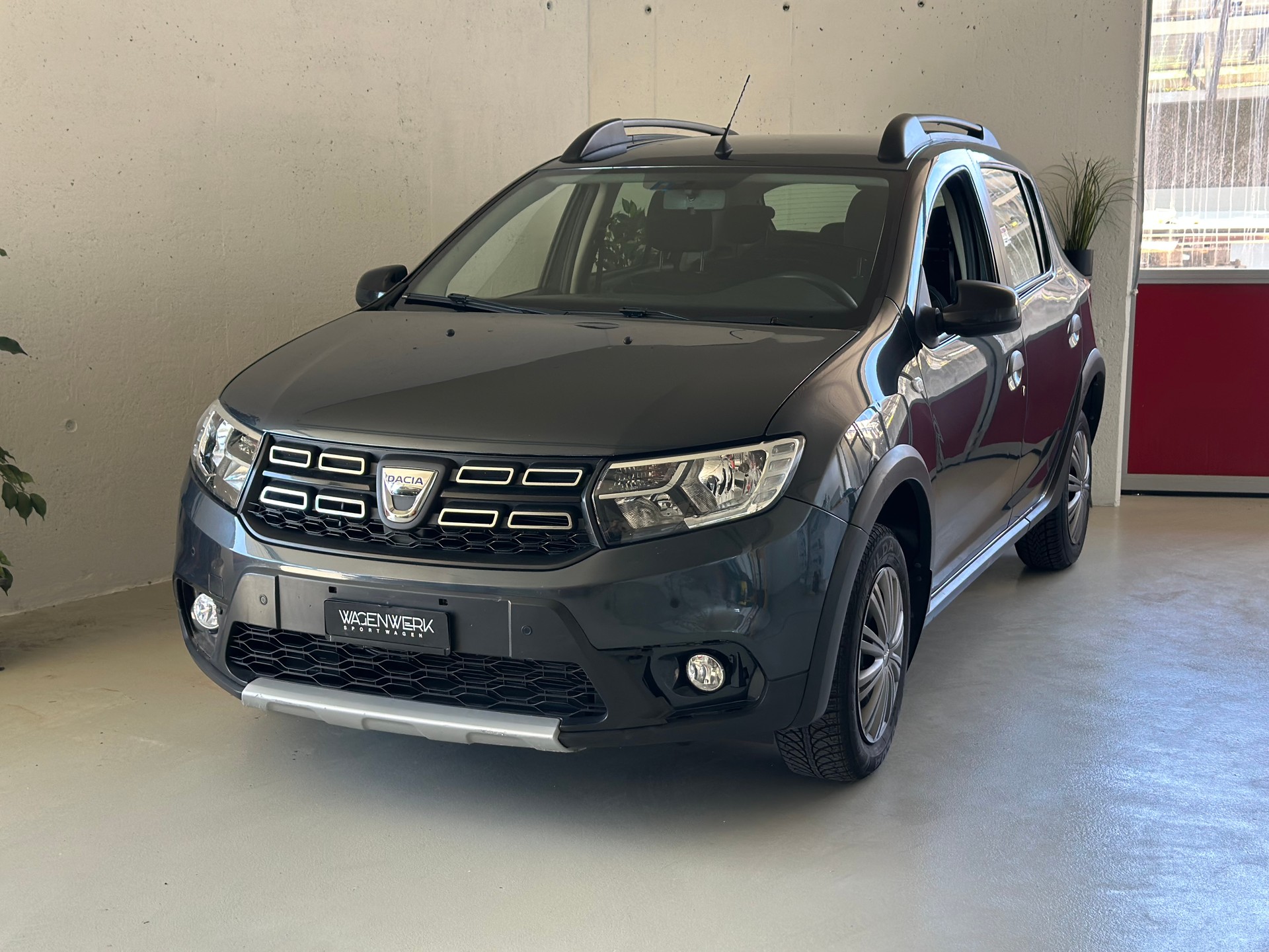 DACIA Sandero Tce 90 Stepway Automatic-image-1