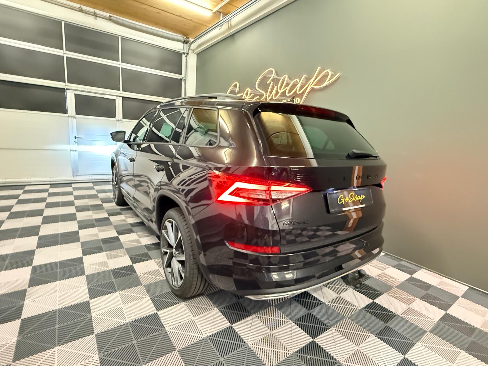 SKODA Kodiaq 2.0 TSI 4x4 Sport Line-image-3