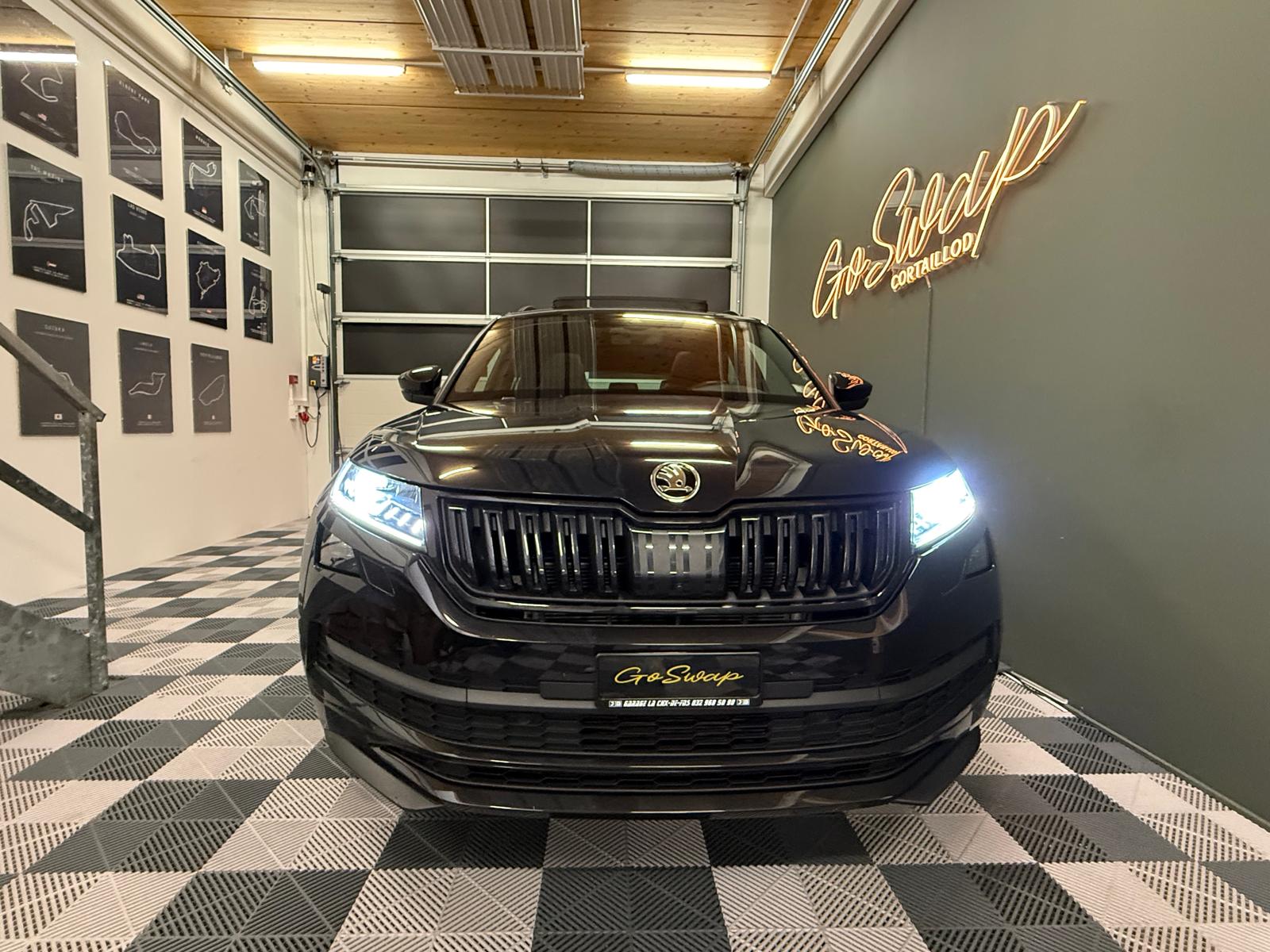 SKODA Kodiaq 2.0 TSI 4x4 Sport Line-image-8