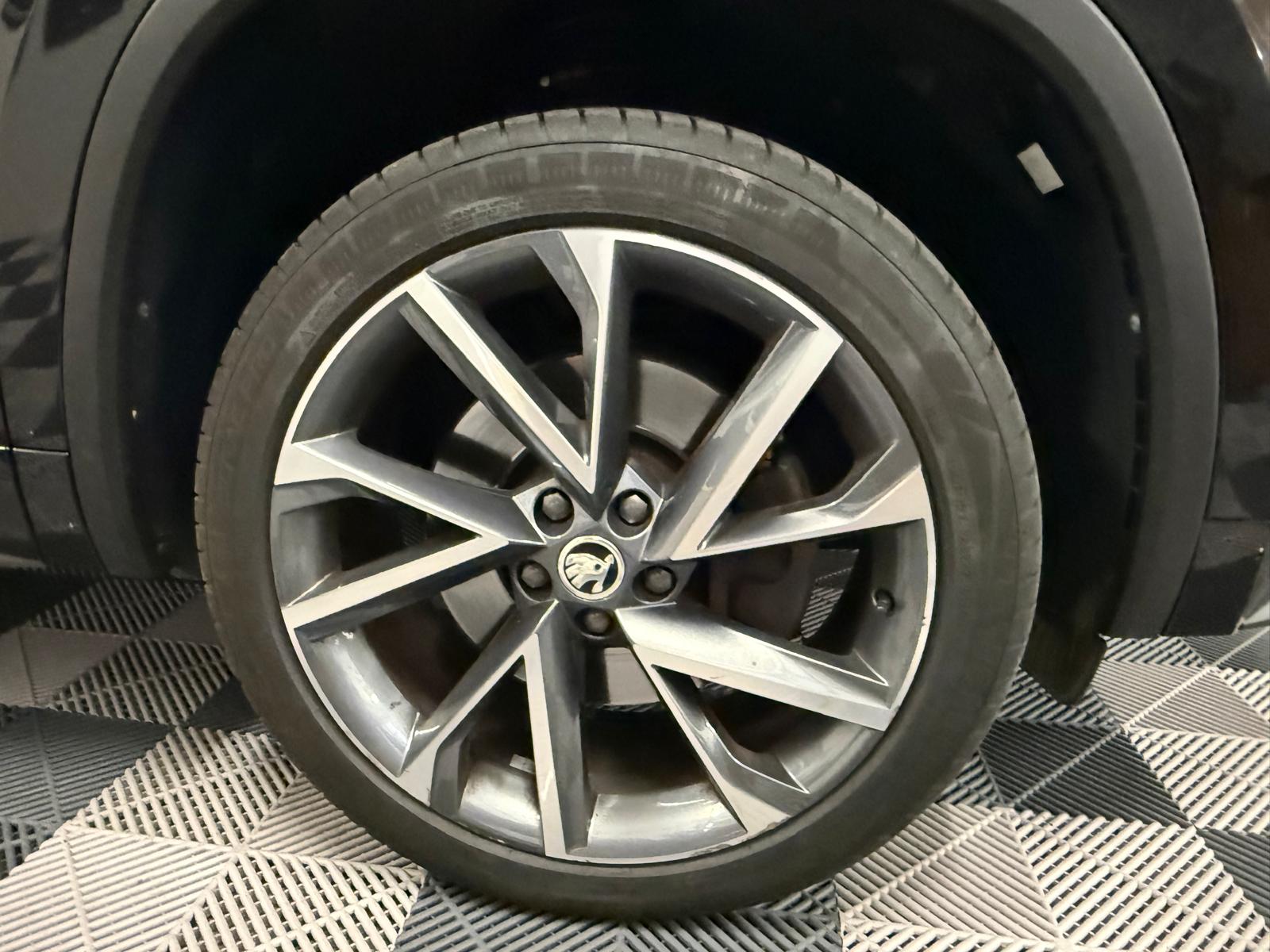 SKODA Kodiaq 2.0 TSI 4x4 Sport Line-image-30