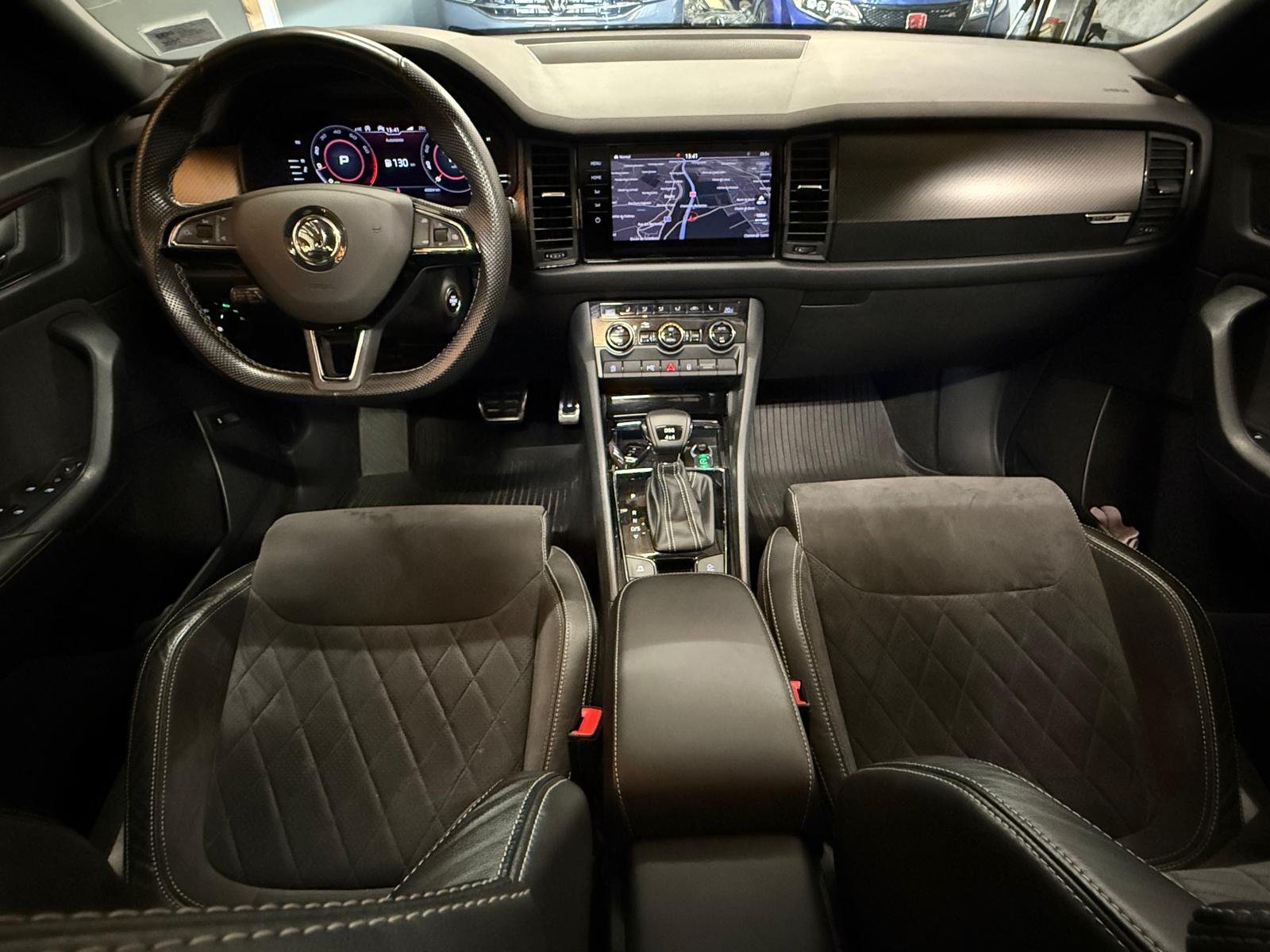 SKODA Kodiaq 2.0 TSI 4x4 Sport Line-image-14