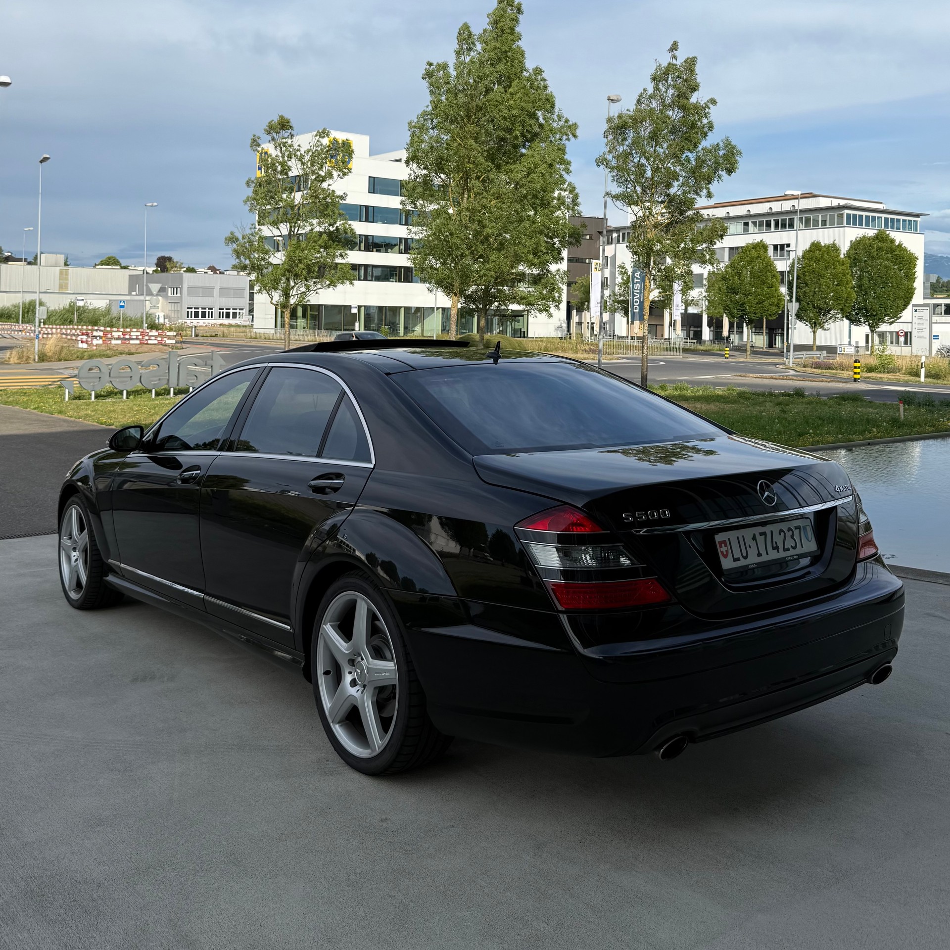 MERCEDES-BENZ S 500 V8 4matic lang-image-3