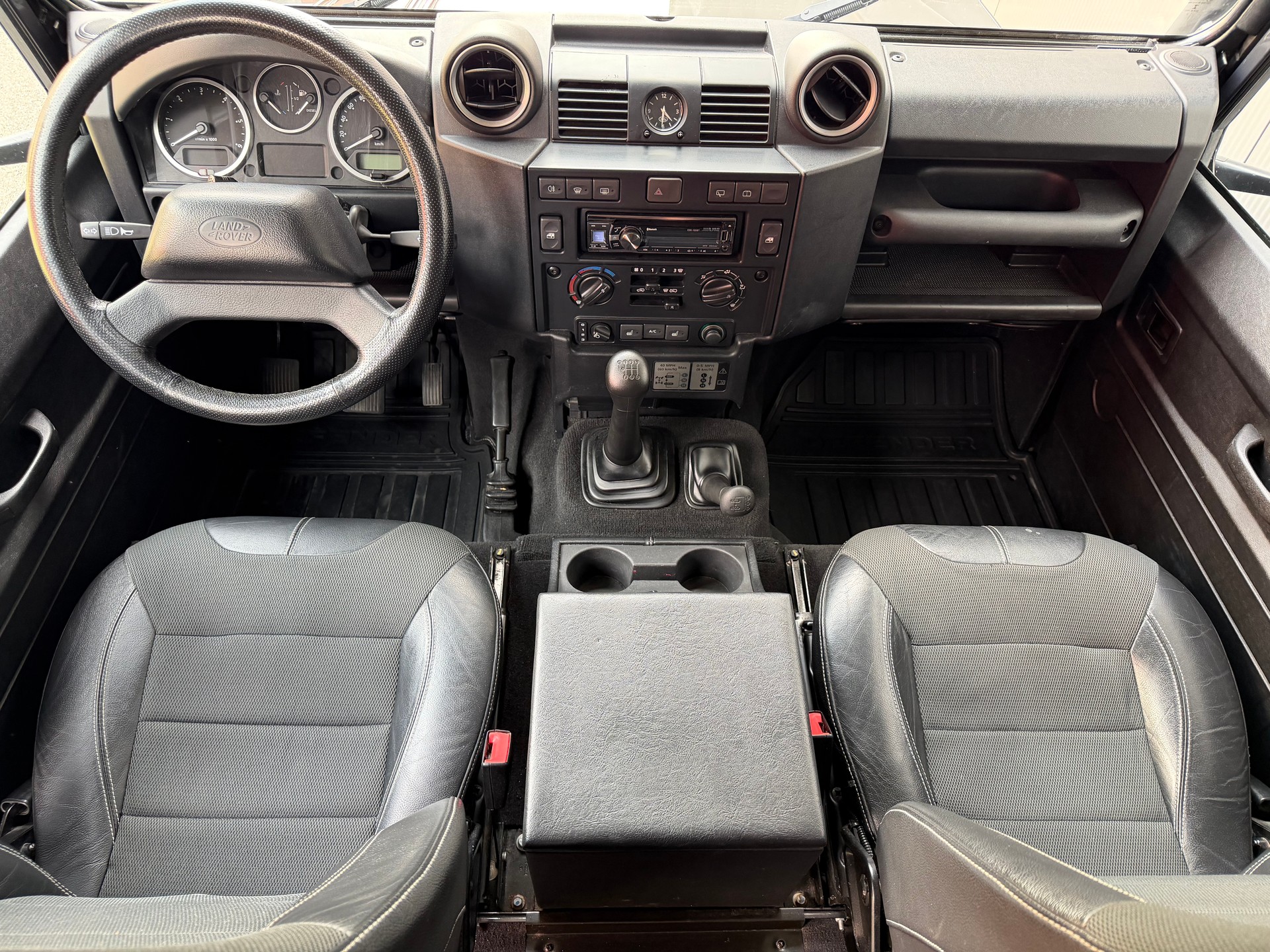 LAND ROVER Defender 110 2.2 TD4 *Havana*-image-8