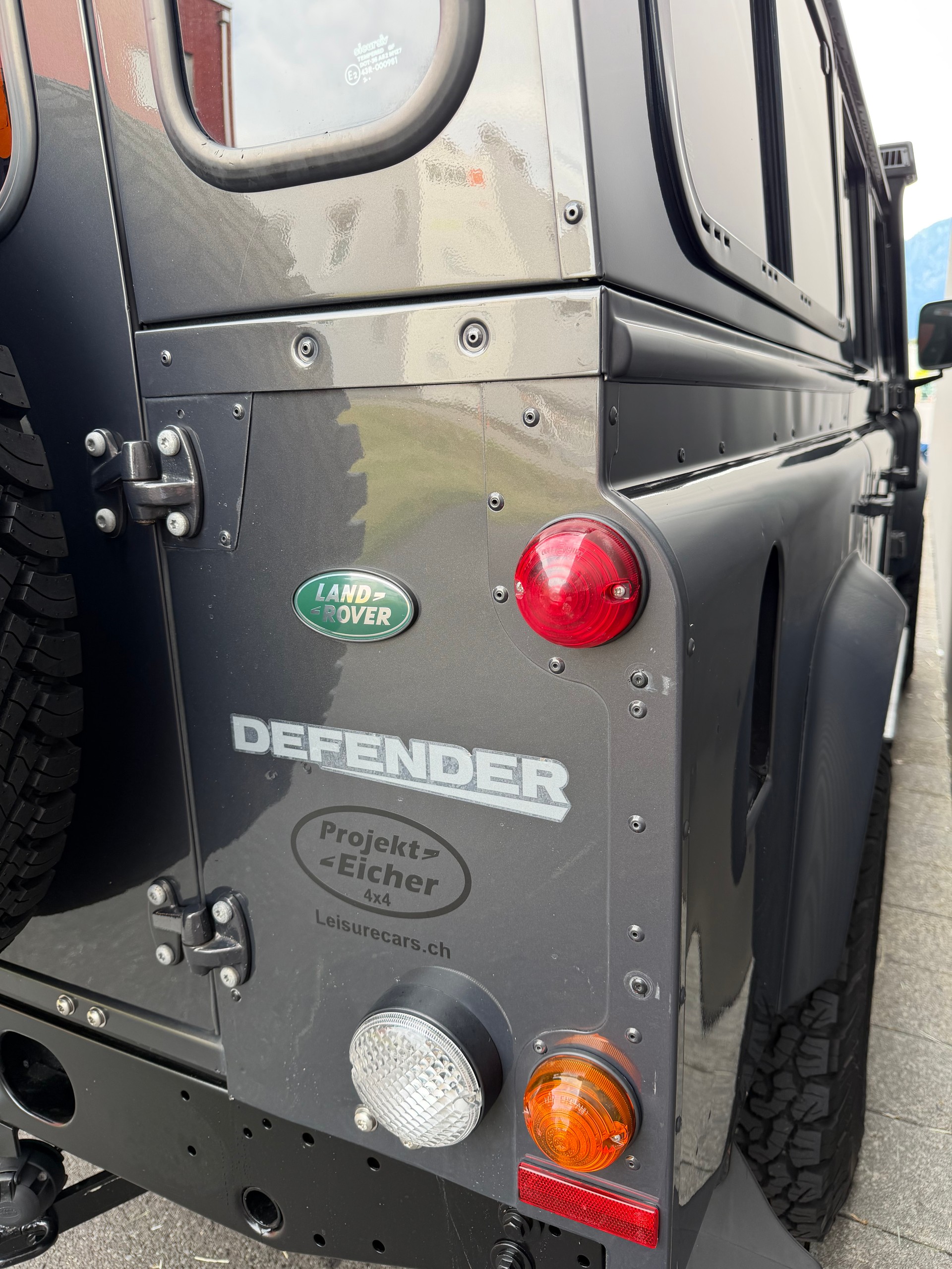 LAND ROVER Defender 110 2.2 TD4 *Havana*-image-15