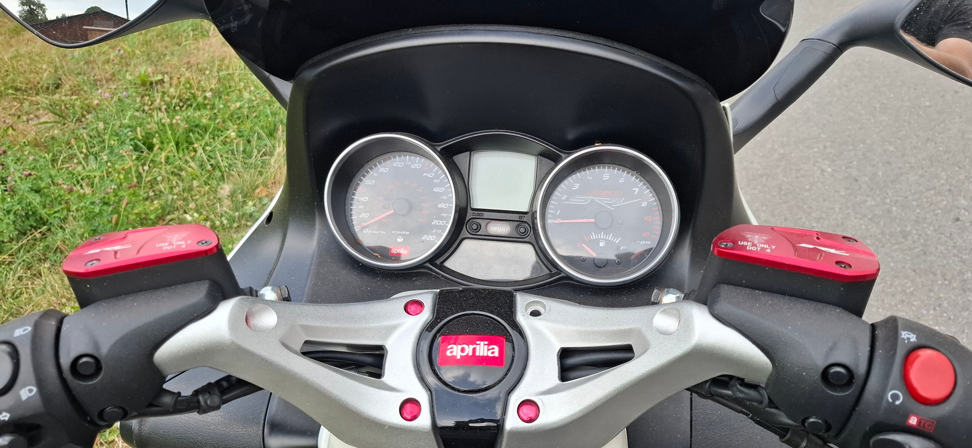 APRILIA SRV 850-image-7