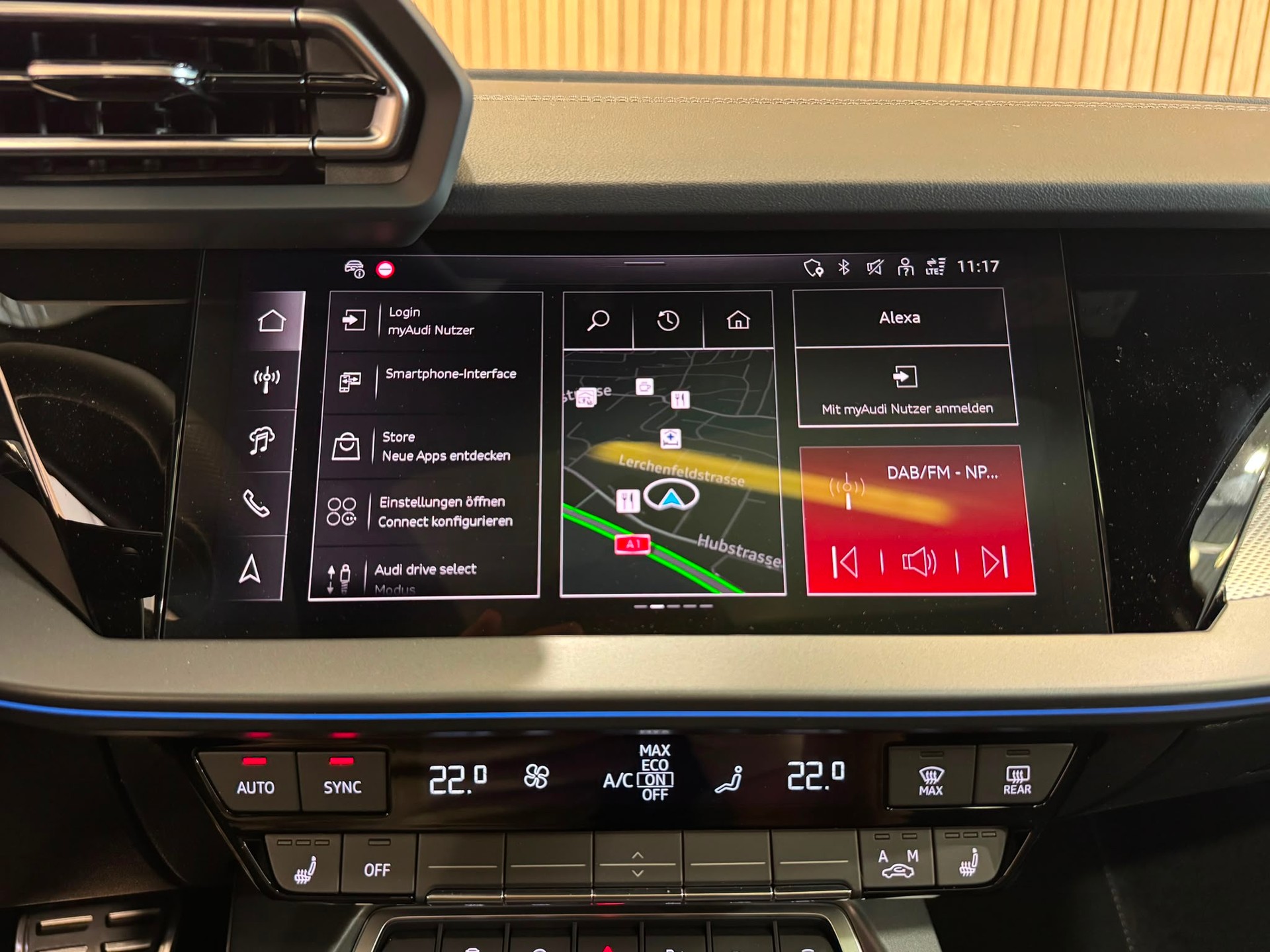 AUDI S3 Limousine TFSI quattro S-tronic-image-21