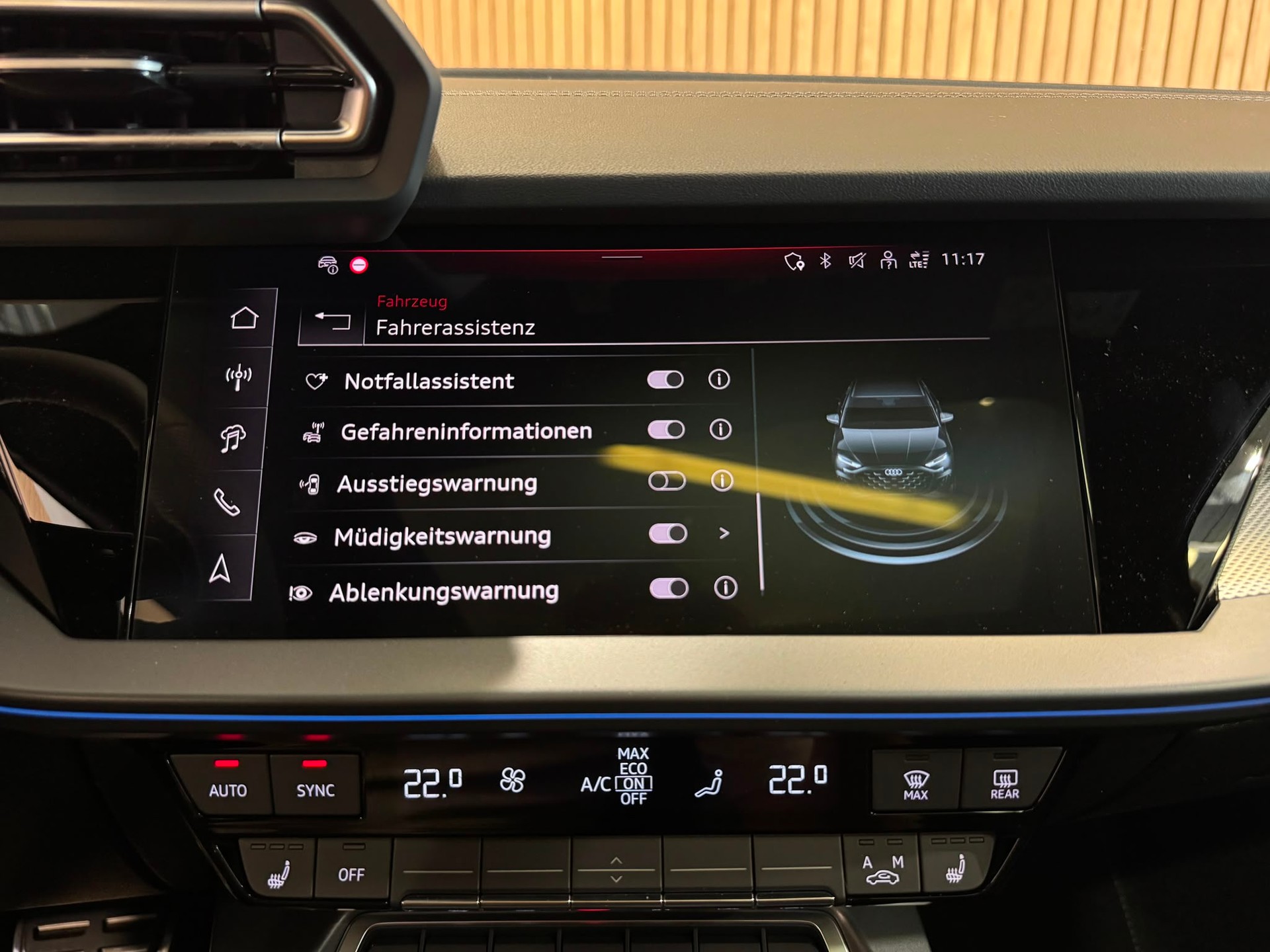 AUDI S3 Limousine TFSI quattro S-tronic-image-18