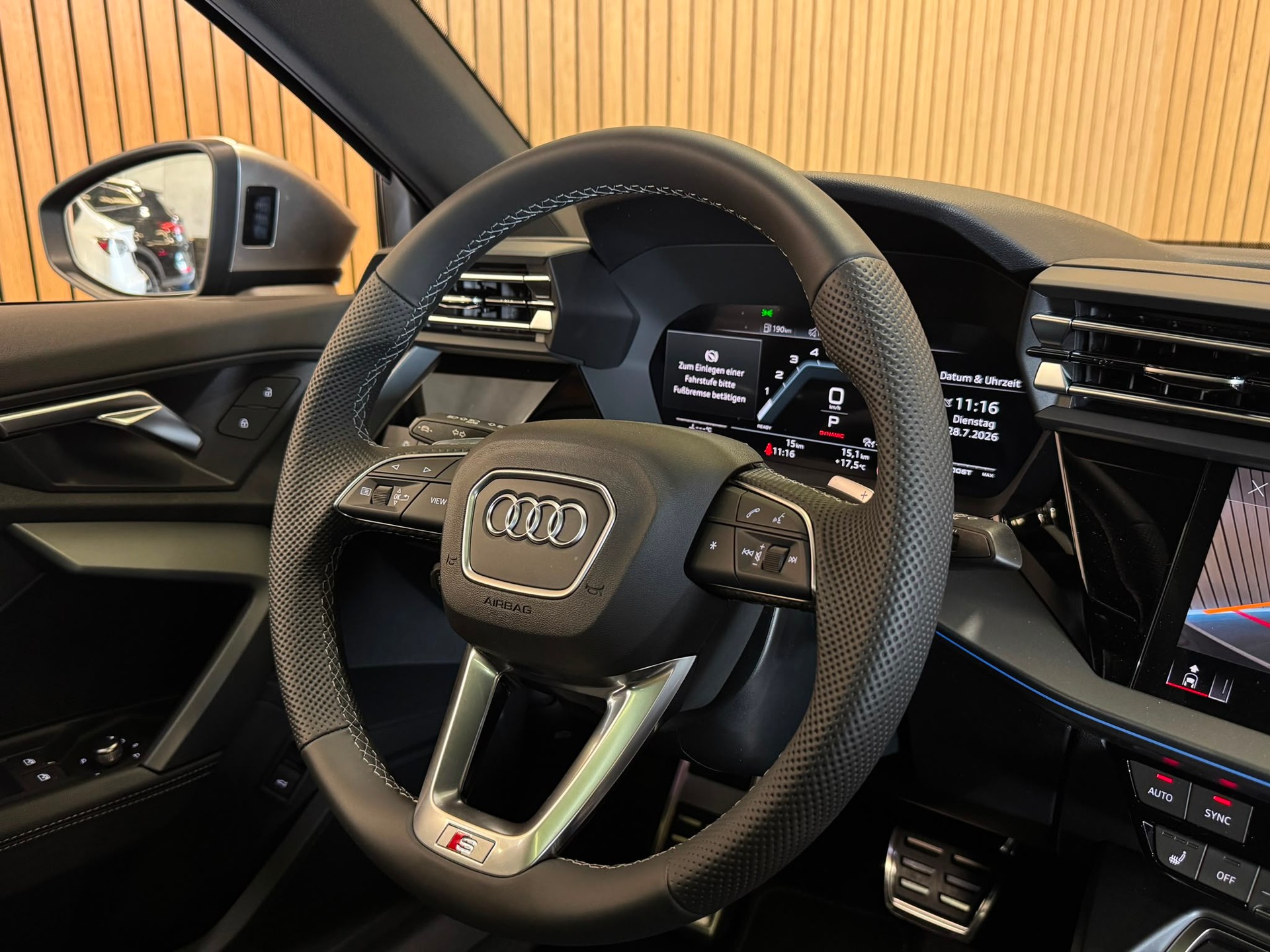 AUDI S3 Limousine TFSI quattro S-tronic-image-14