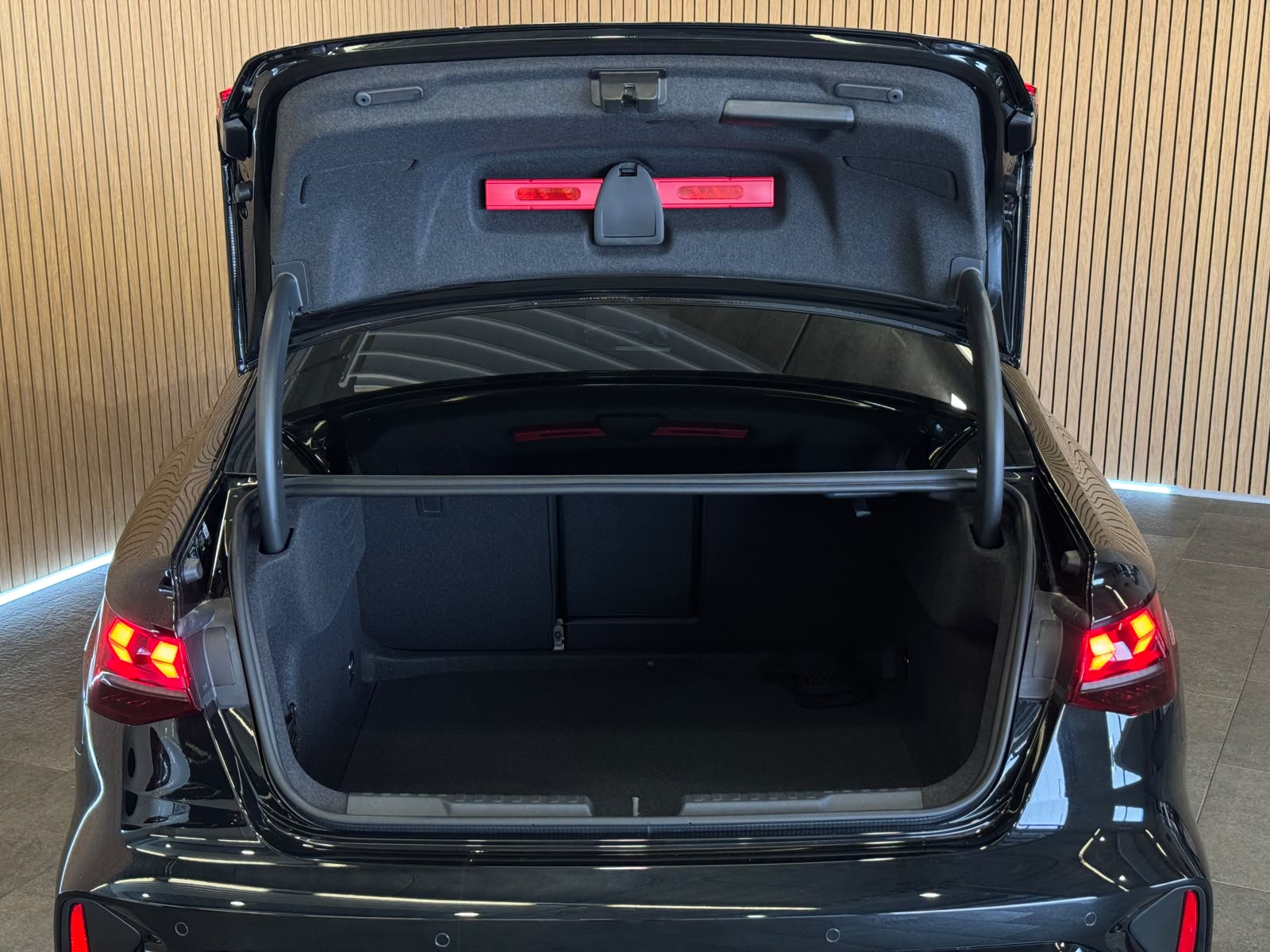AUDI S3 Limousine TFSI quattro S-tronic-image-9