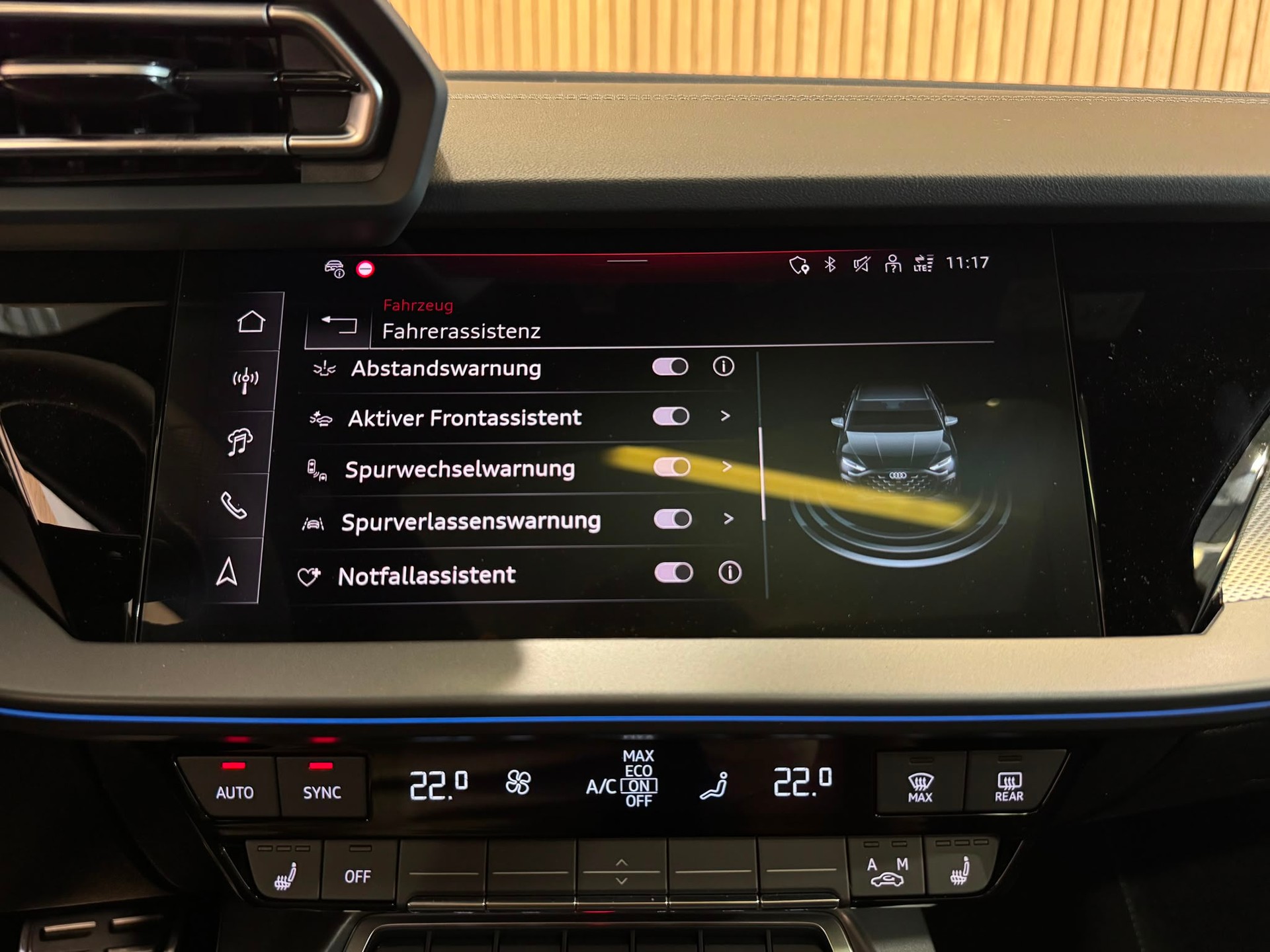 AUDI S3 Limousine TFSI quattro S-tronic-image-22