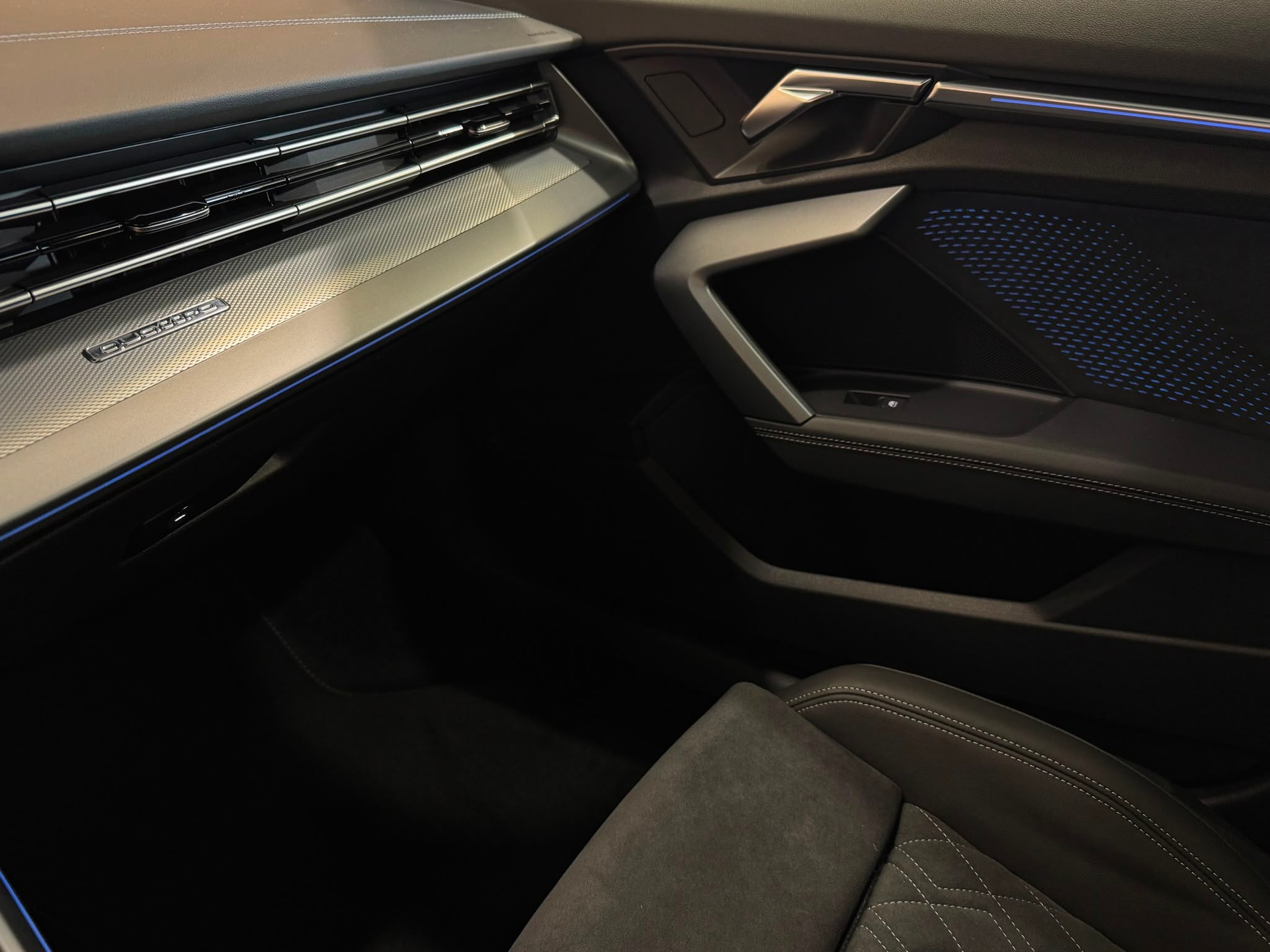 AUDI S3 Limousine TFSI quattro S-tronic-image-26