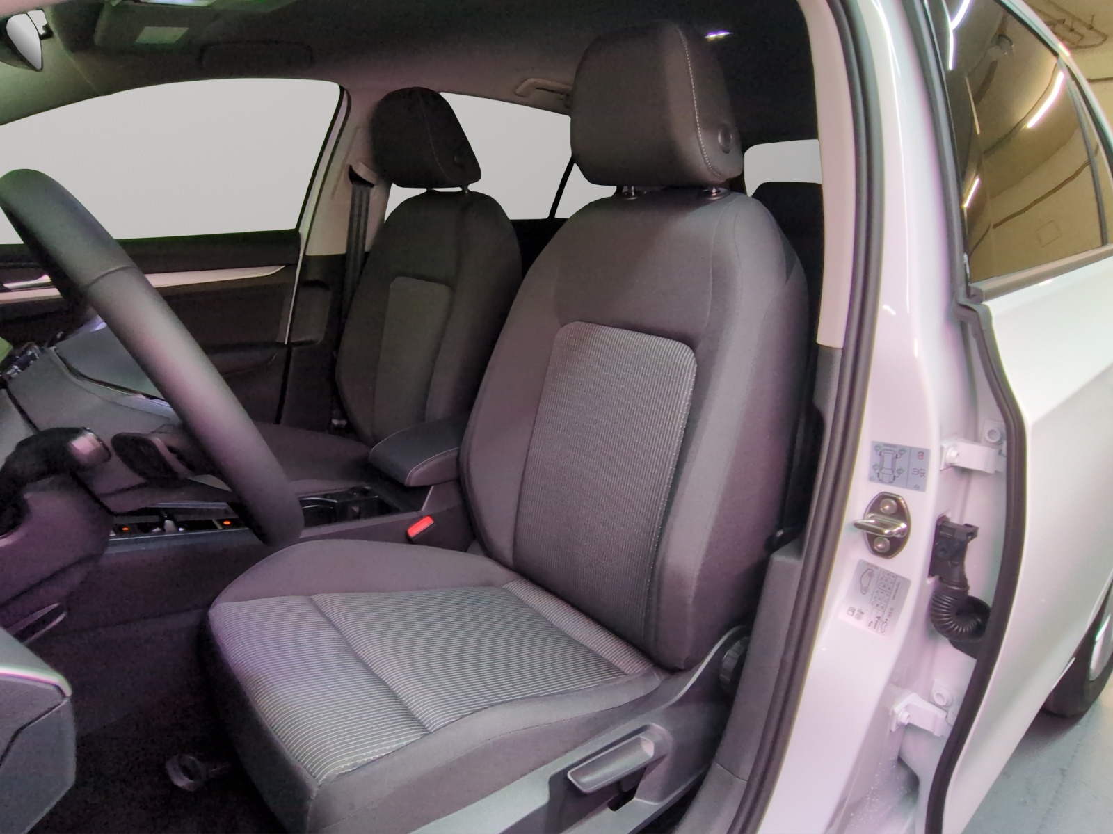 VW Golf 1.5 e TSI mHEV Value DSG-image-5