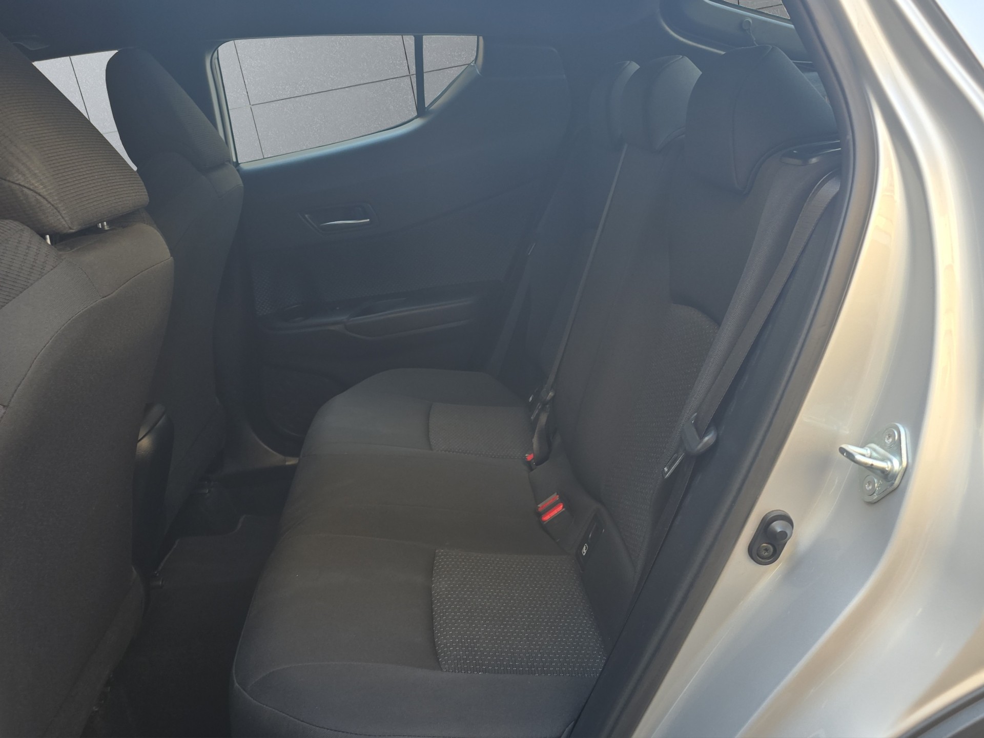 TOYOTA C-HR 1.2 T Comfort 4x4-image-16