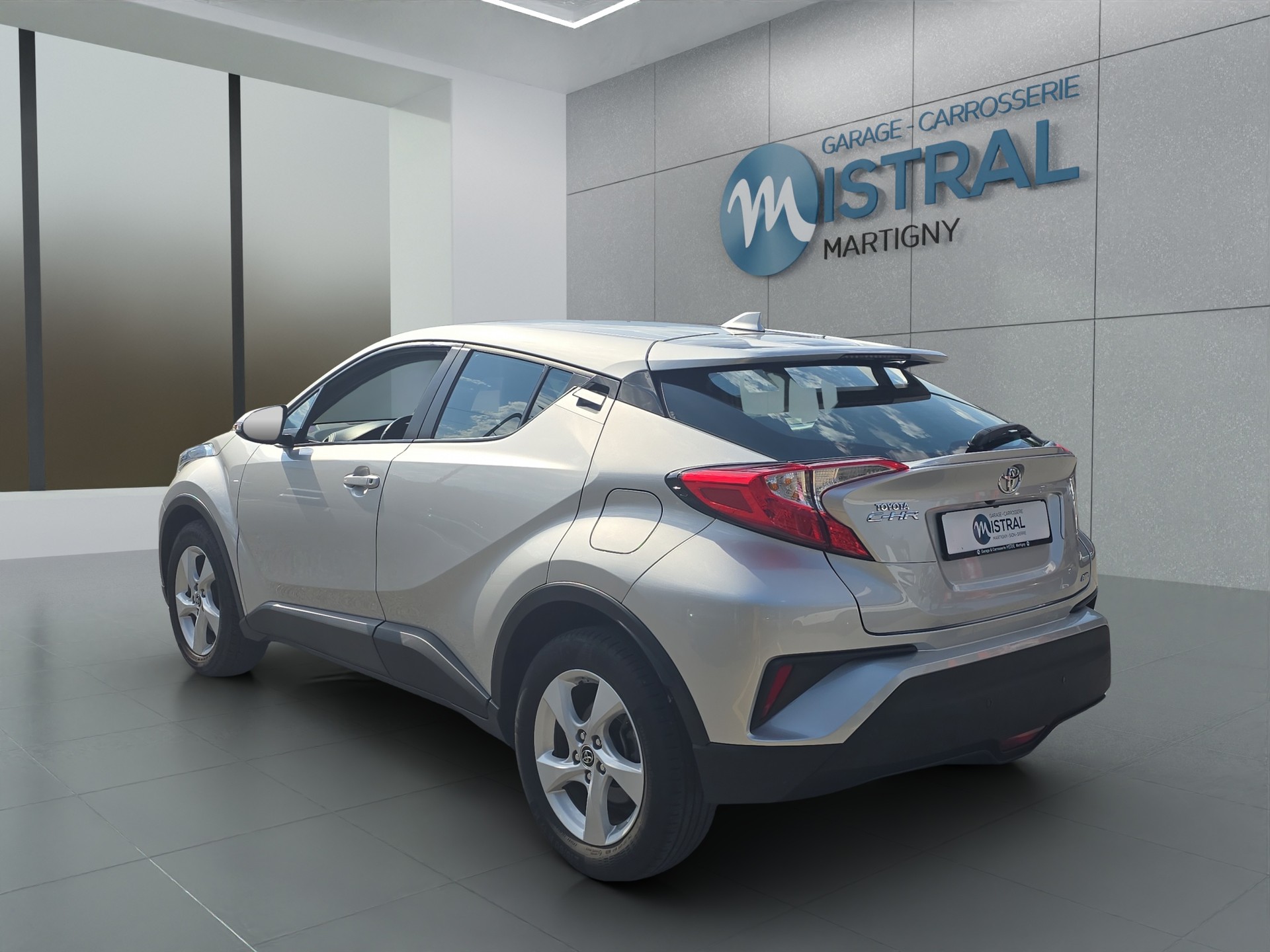 TOYOTA C-HR 1.2 T Comfort 4x4-image-2