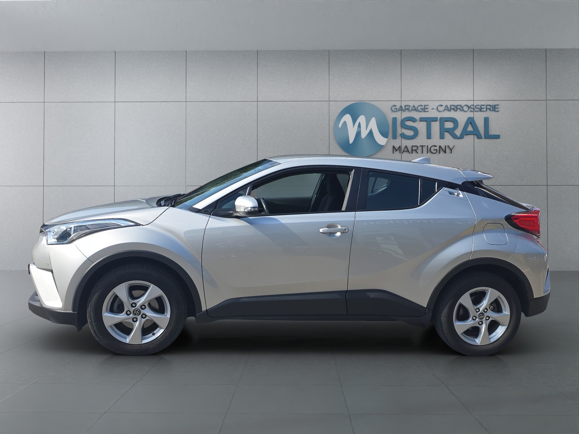 TOYOTA C-HR 1.2 T Comfort 4x4-image-1
