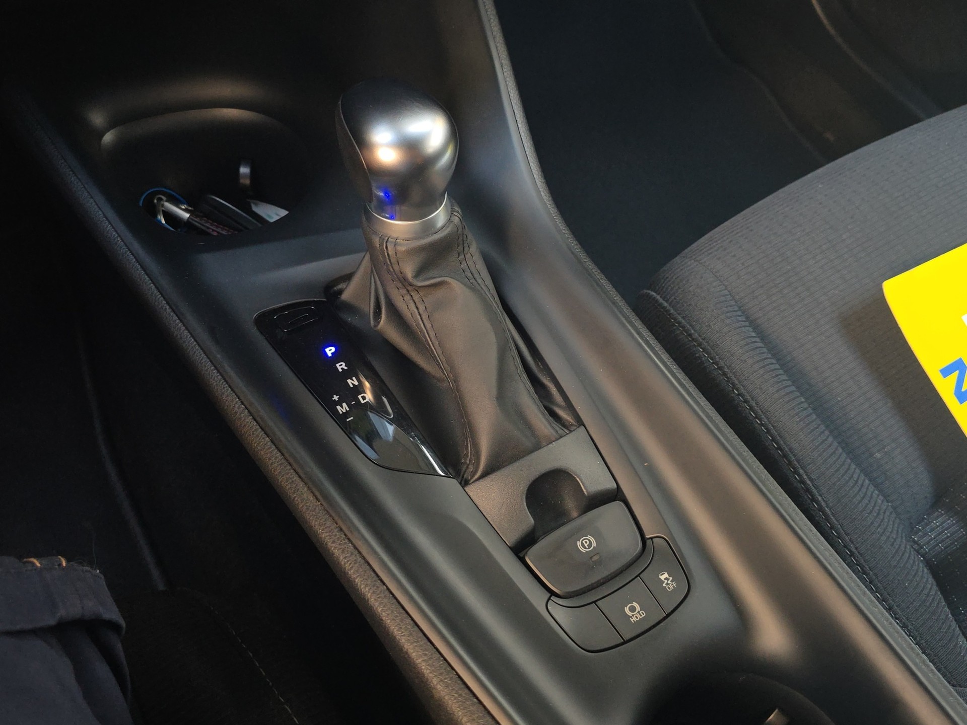 TOYOTA C-HR 1.2 T Comfort 4x4-image-12