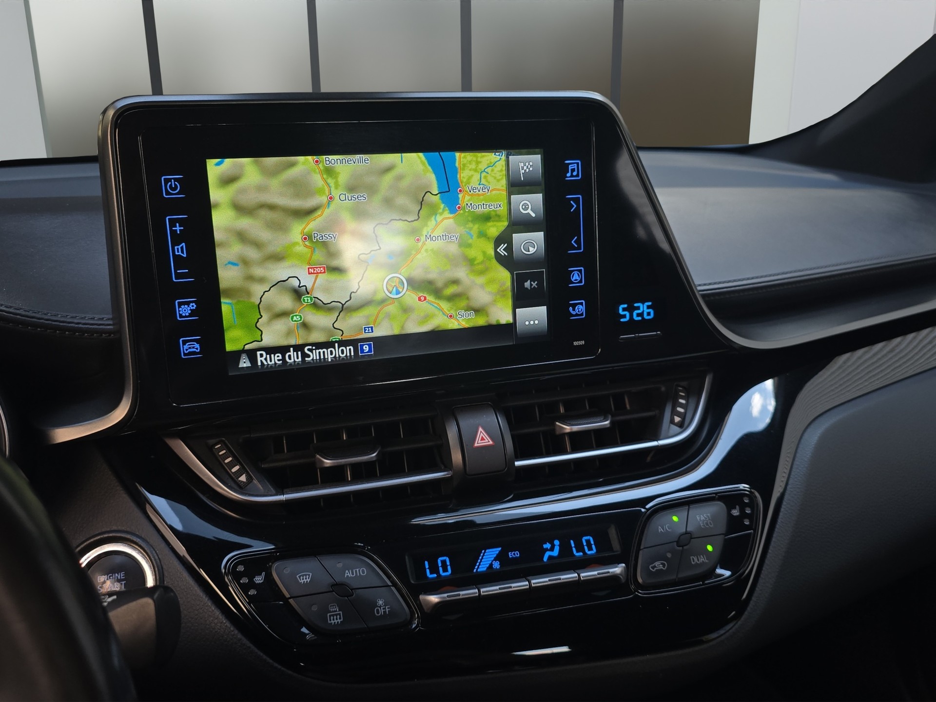 TOYOTA C-HR 1.2 T Comfort 4x4-image-9
