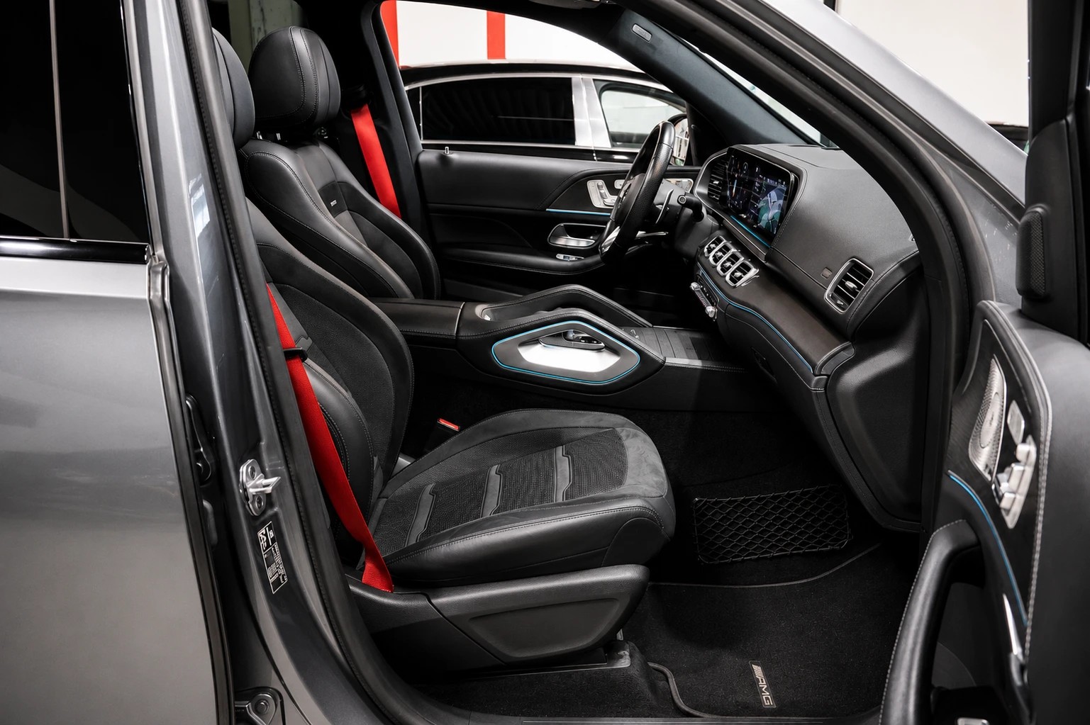 MERCEDES-BENZ GLE 53 AMG 4matic+ CH FAHRZEUG AUS 1. HAND-image-12