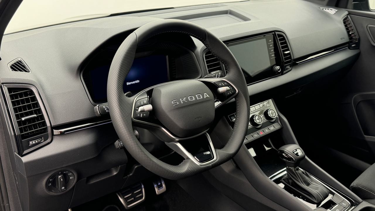 SKODA Karoq 2.0 TSI SportLine 4x4 DSG-image-6