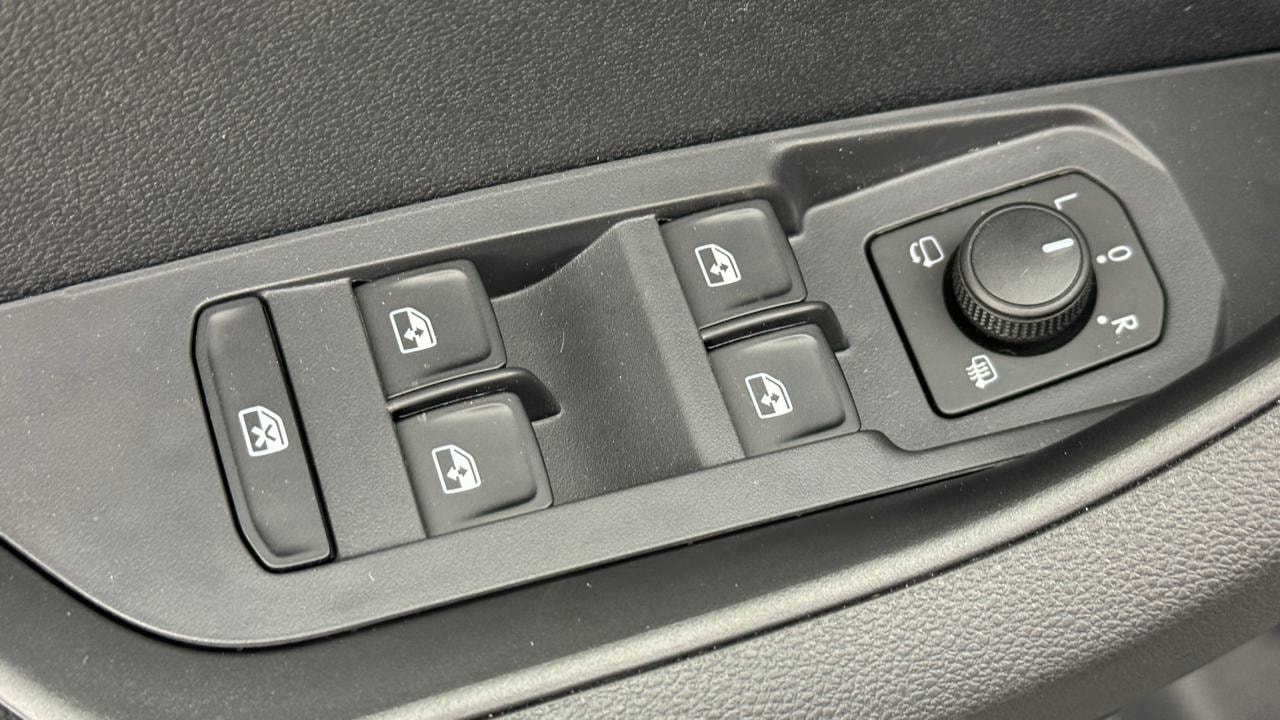 SKODA Karoq 2.0 TSI SportLine 4x4 DSG-image-8