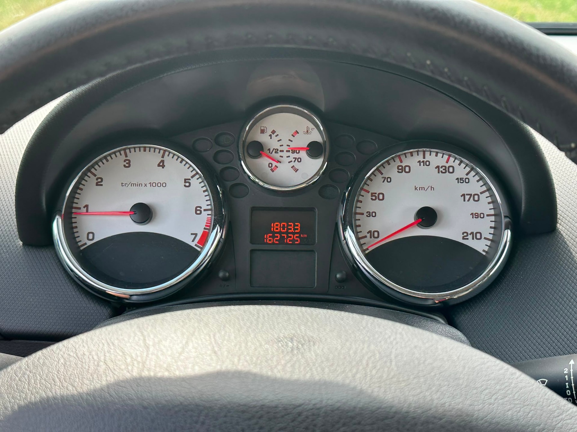 PEUGEOT 207 1.6 16V Lion Edition-image-14