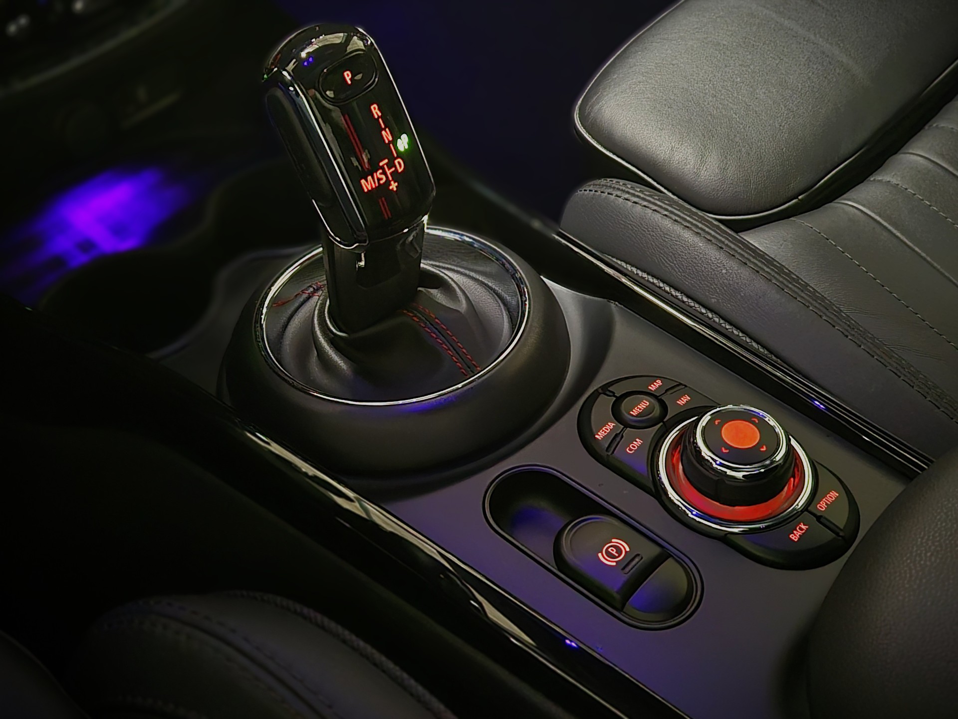 MINI Clubman Cooper S Trafalgar ALL4 Steptronic-image-8