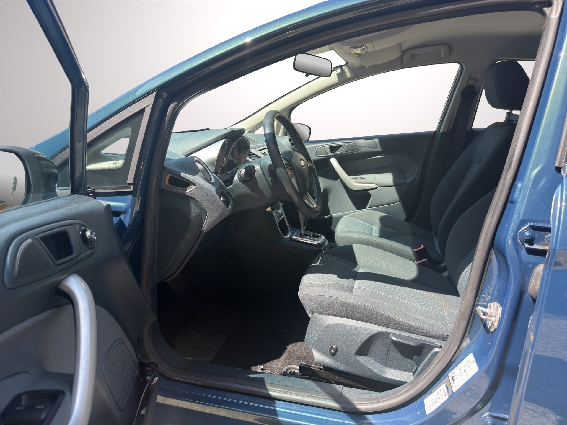 FORD Fiesta 1.4 16V Trend Automatic-image-8