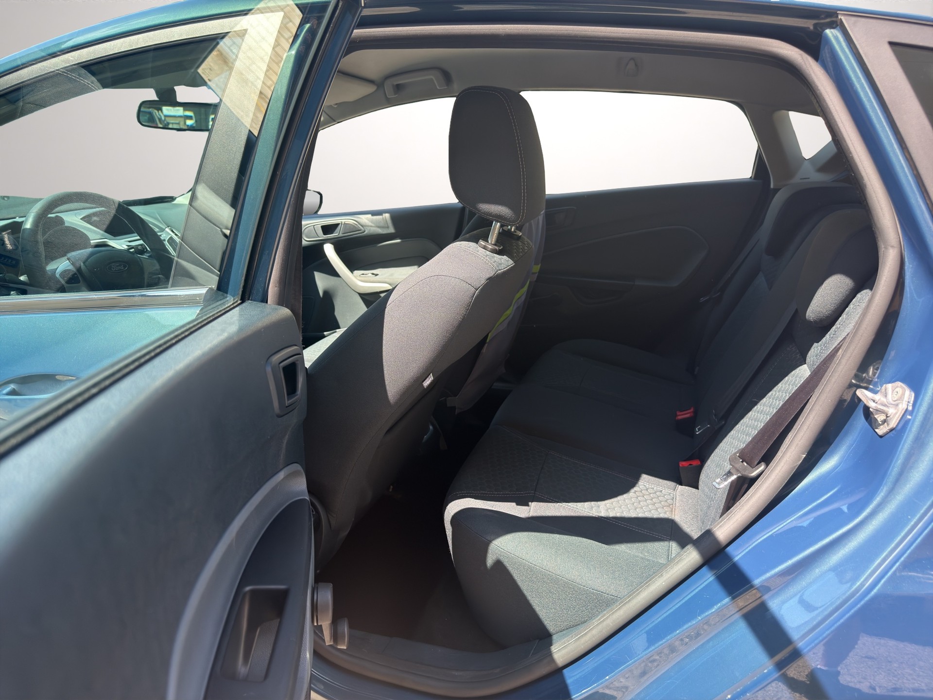 FORD Fiesta 1.4 16V Trend Automatic-image-11