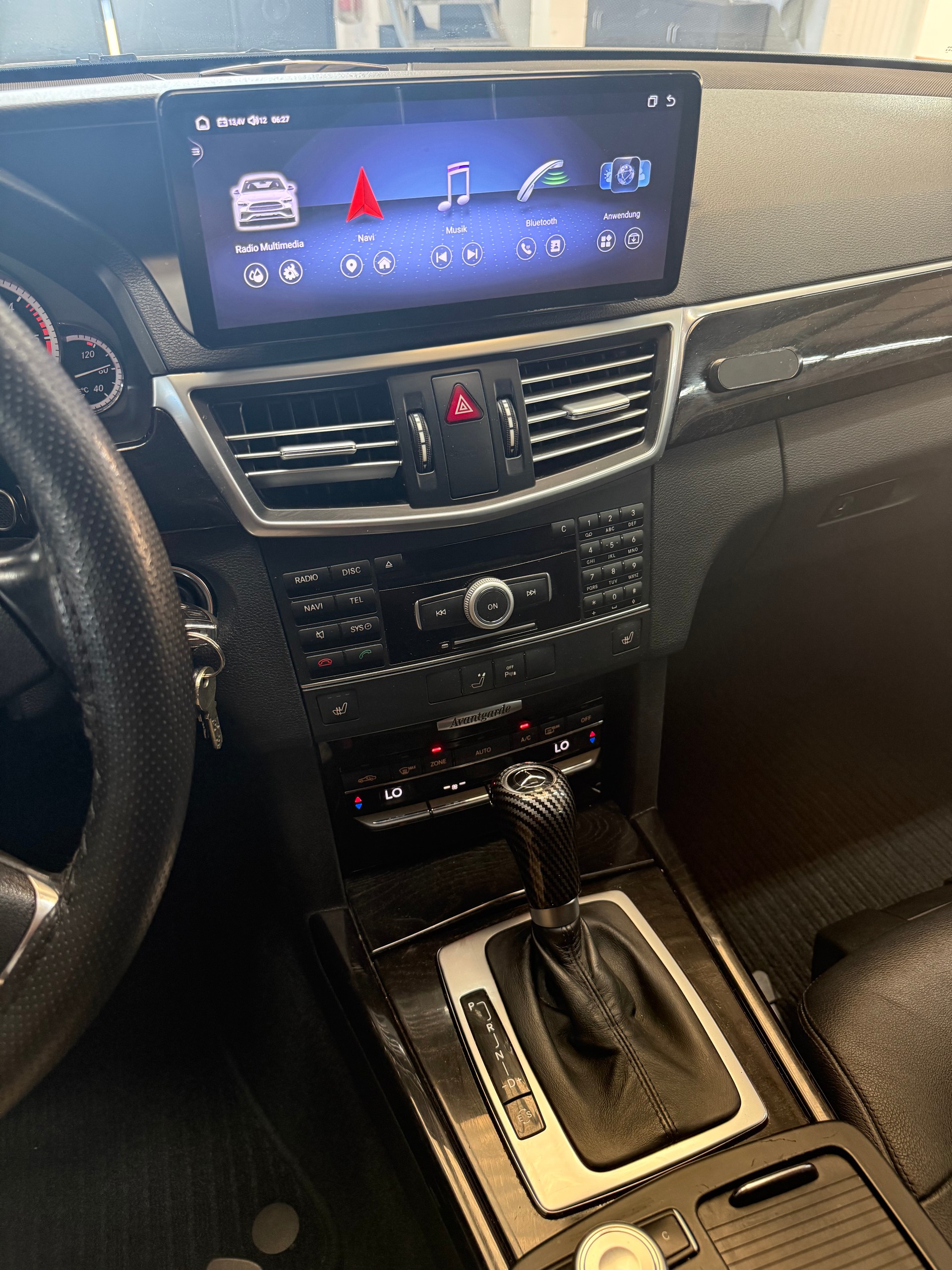 MERCEDES-BENZ E 250 CDI BlueEfficiency Avantgarde Automatic-image-10