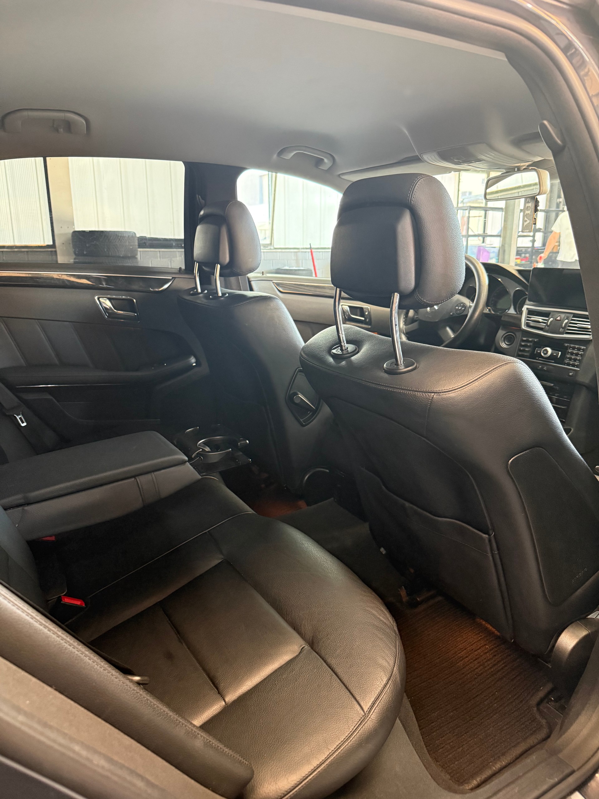 MERCEDES-BENZ E 250 CDI BlueEfficiency Avantgarde Automatic-image-8