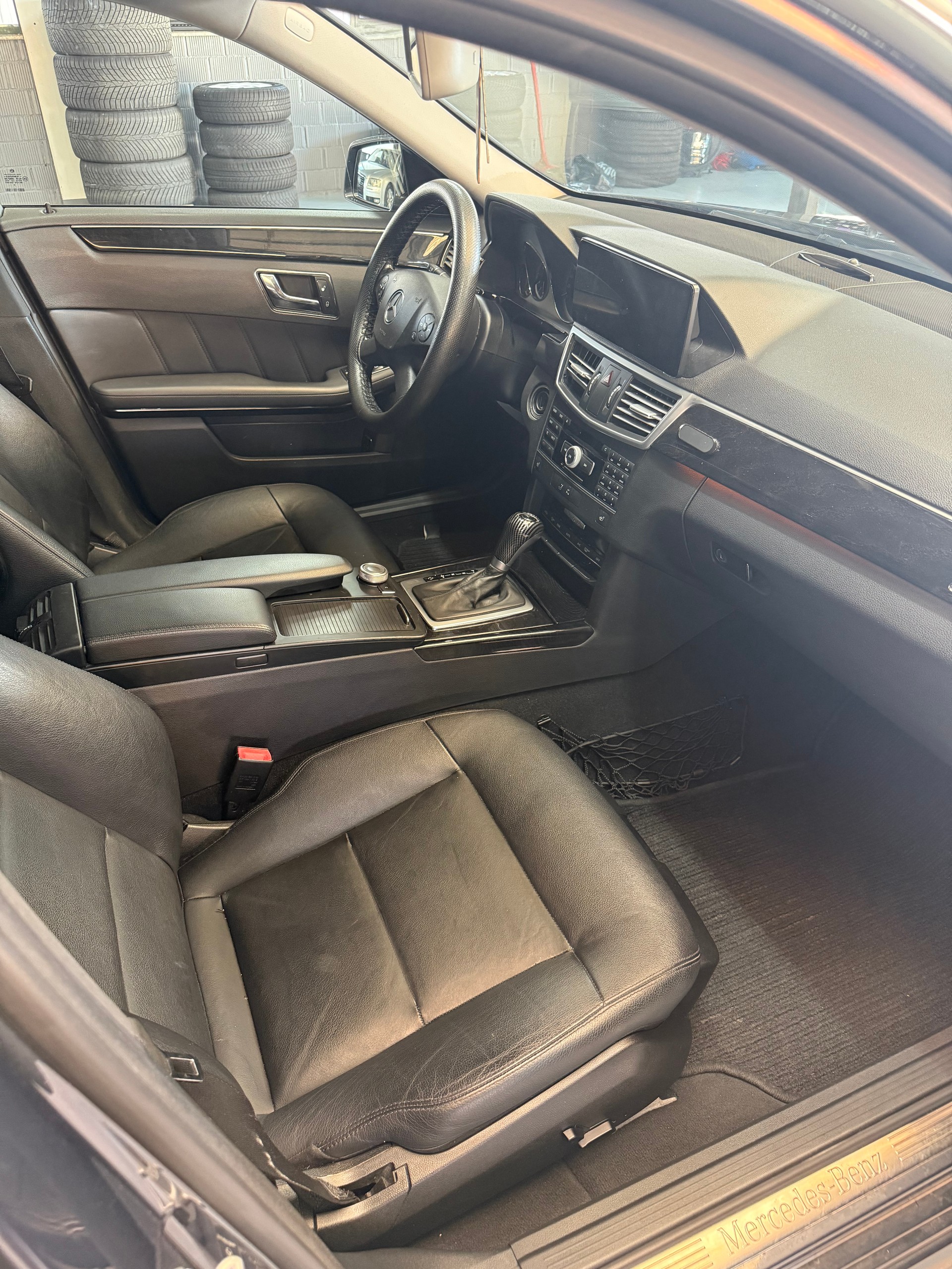 MERCEDES-BENZ E 250 CDI BlueEfficiency Avantgarde Automatic-image-7