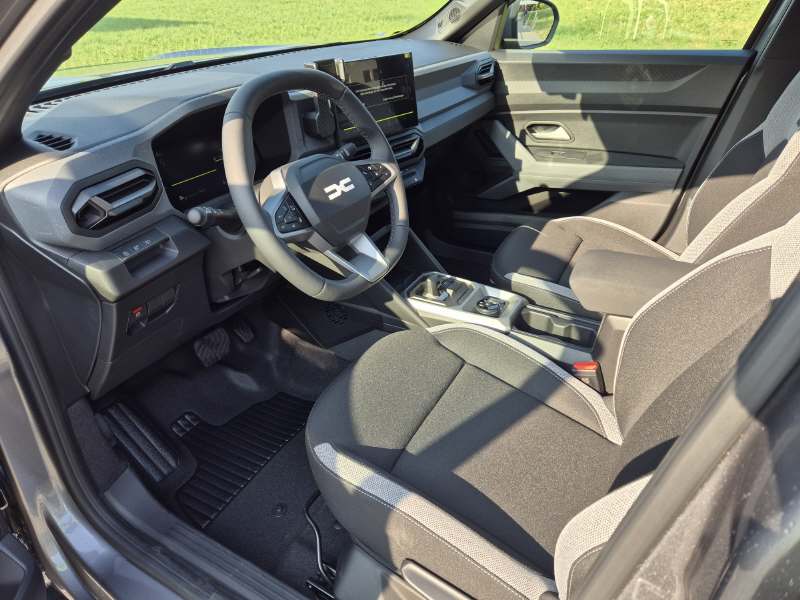 DACIA Duster 1.2 Hybrid Journey 4WD-image-4