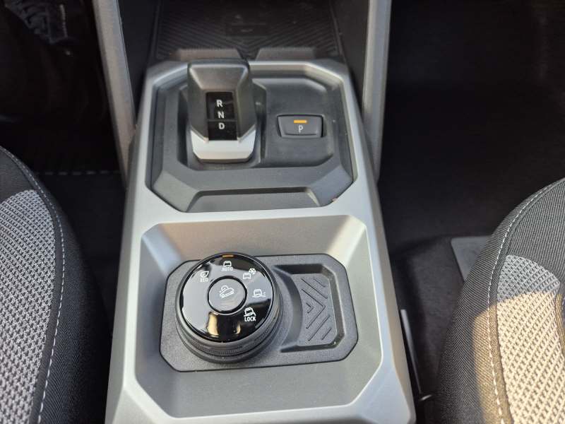 DACIA Duster 1.2 Hybrid Journey 4WD-image-10
