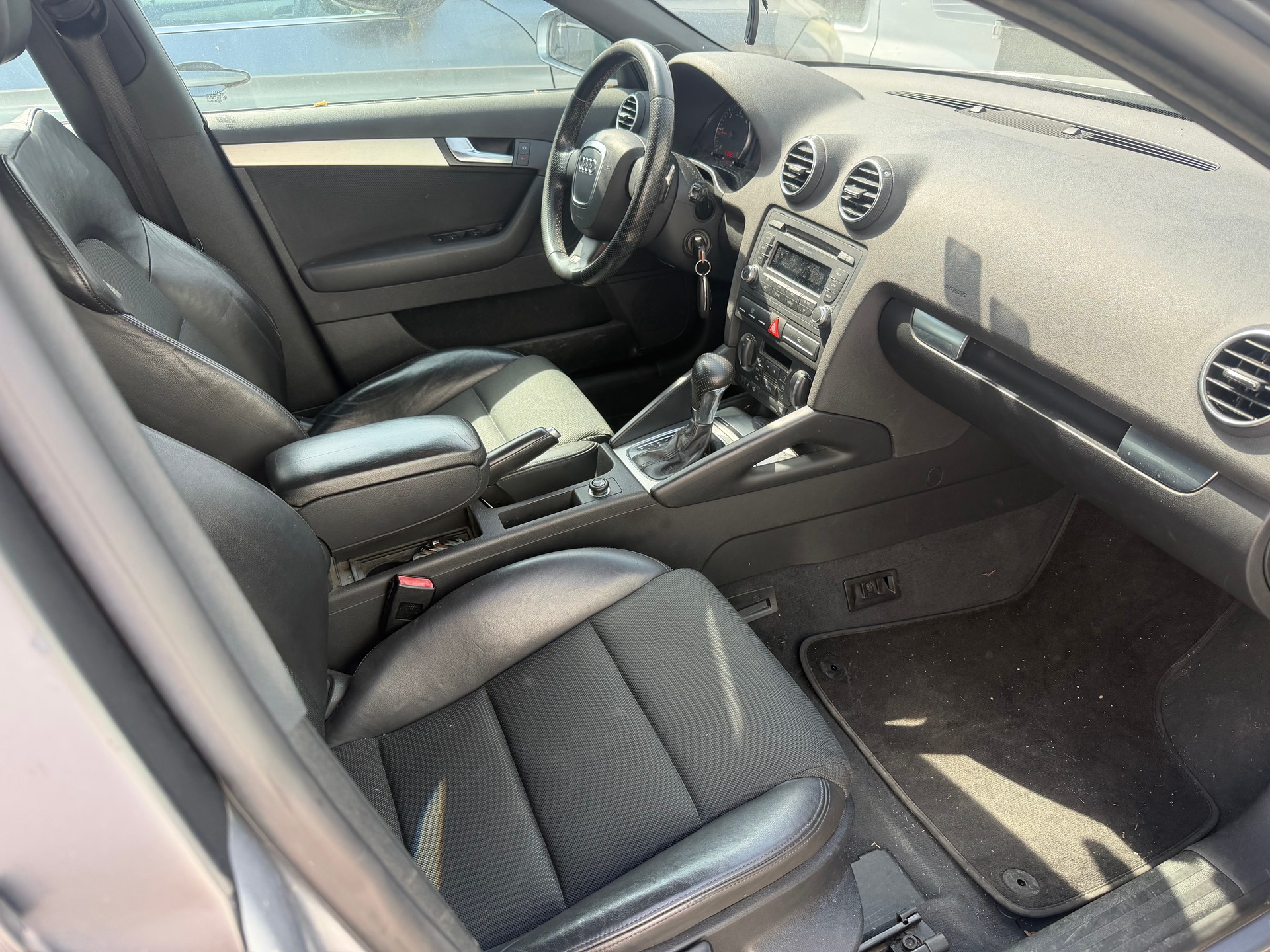 AUDI A3 Sportback 2.0 TDI SLine-image-4