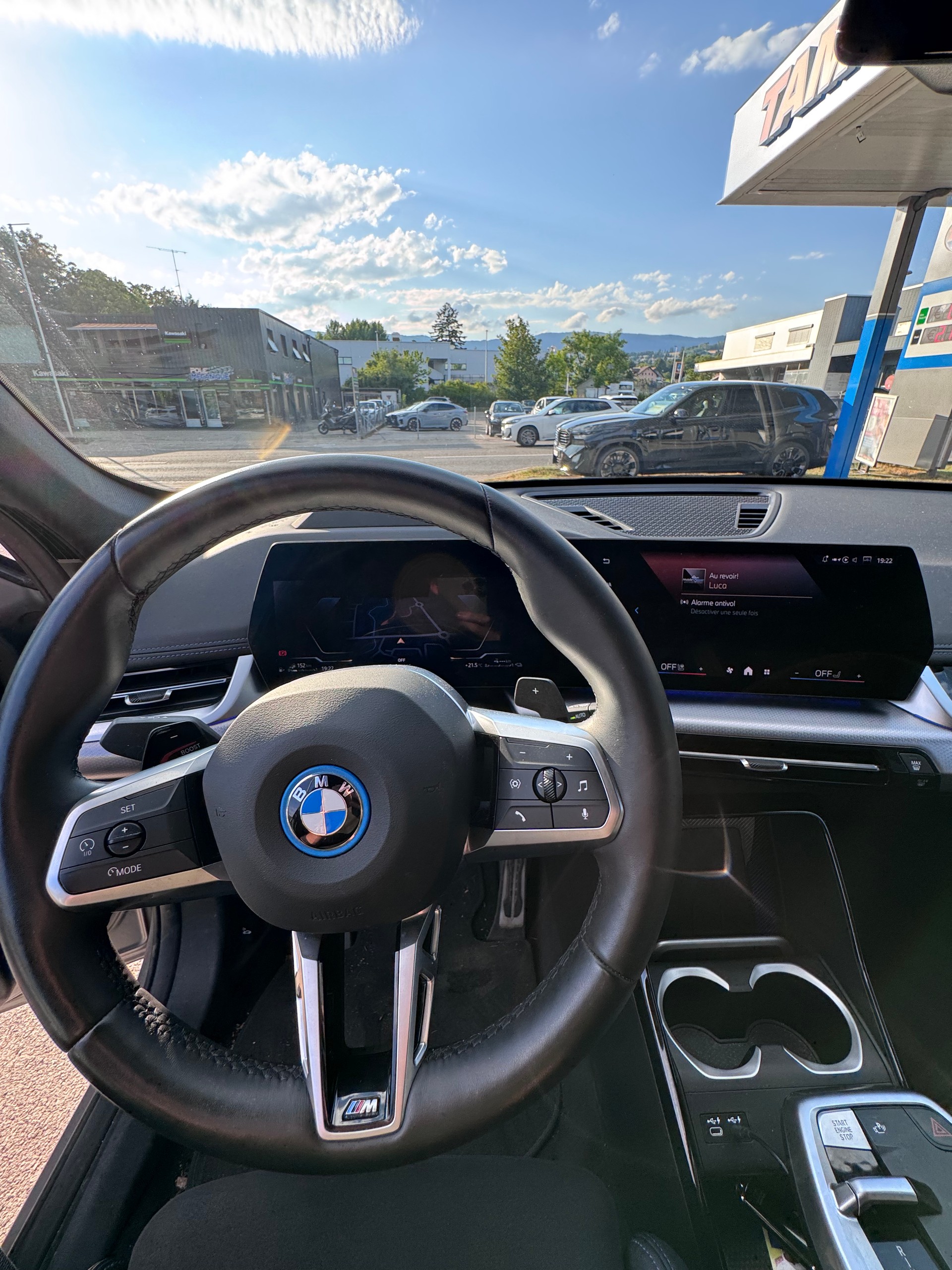 BMW 30e xDrive M Sport Pro-image-3