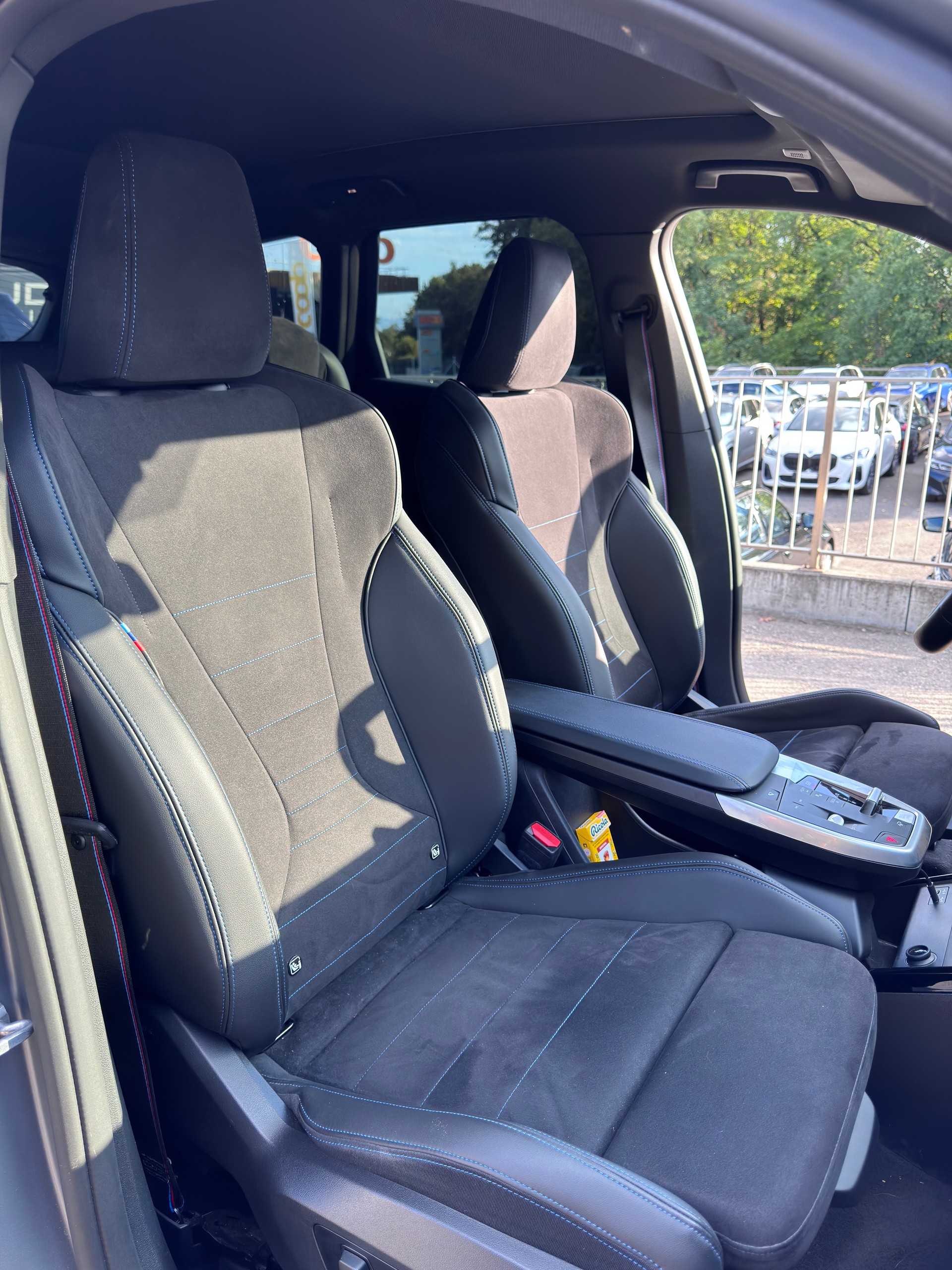 BMW 30e xDrive M Sport Pro-image-4