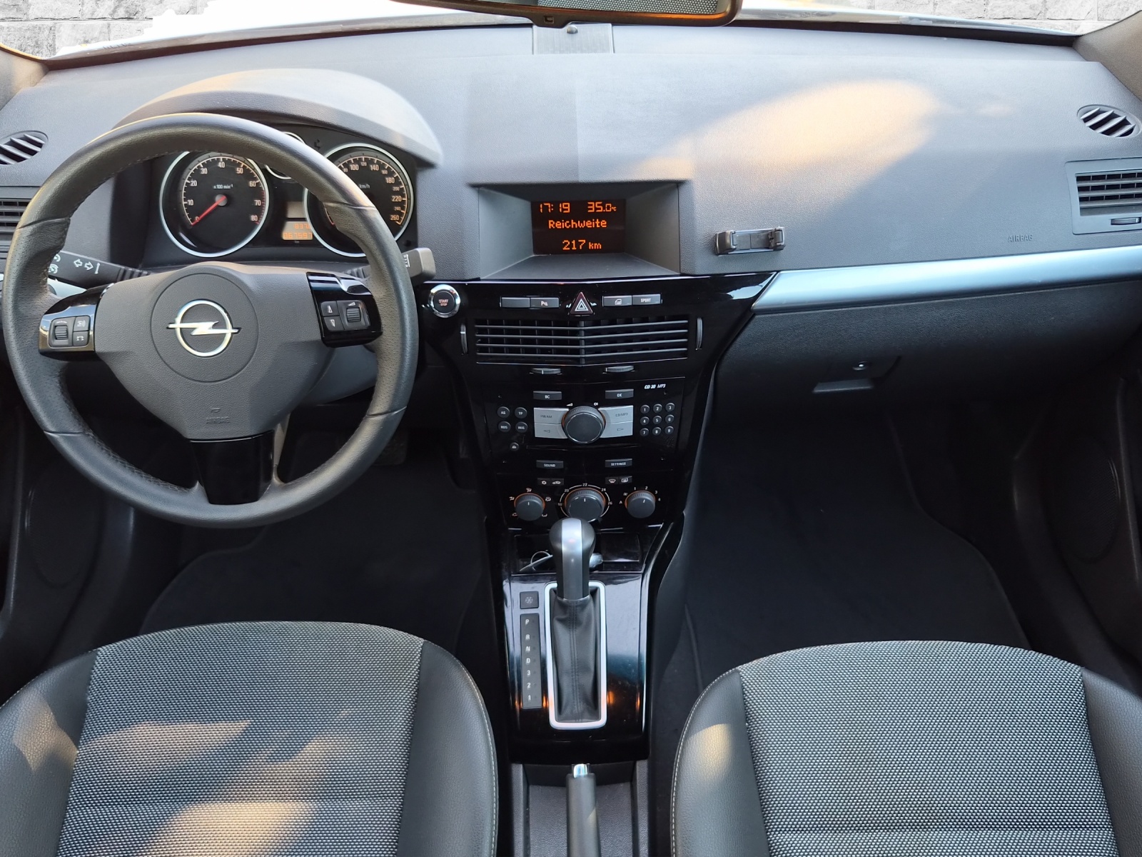 OPEL Astra TwinTop 1.8i 16V 140 Cosmo-image-5