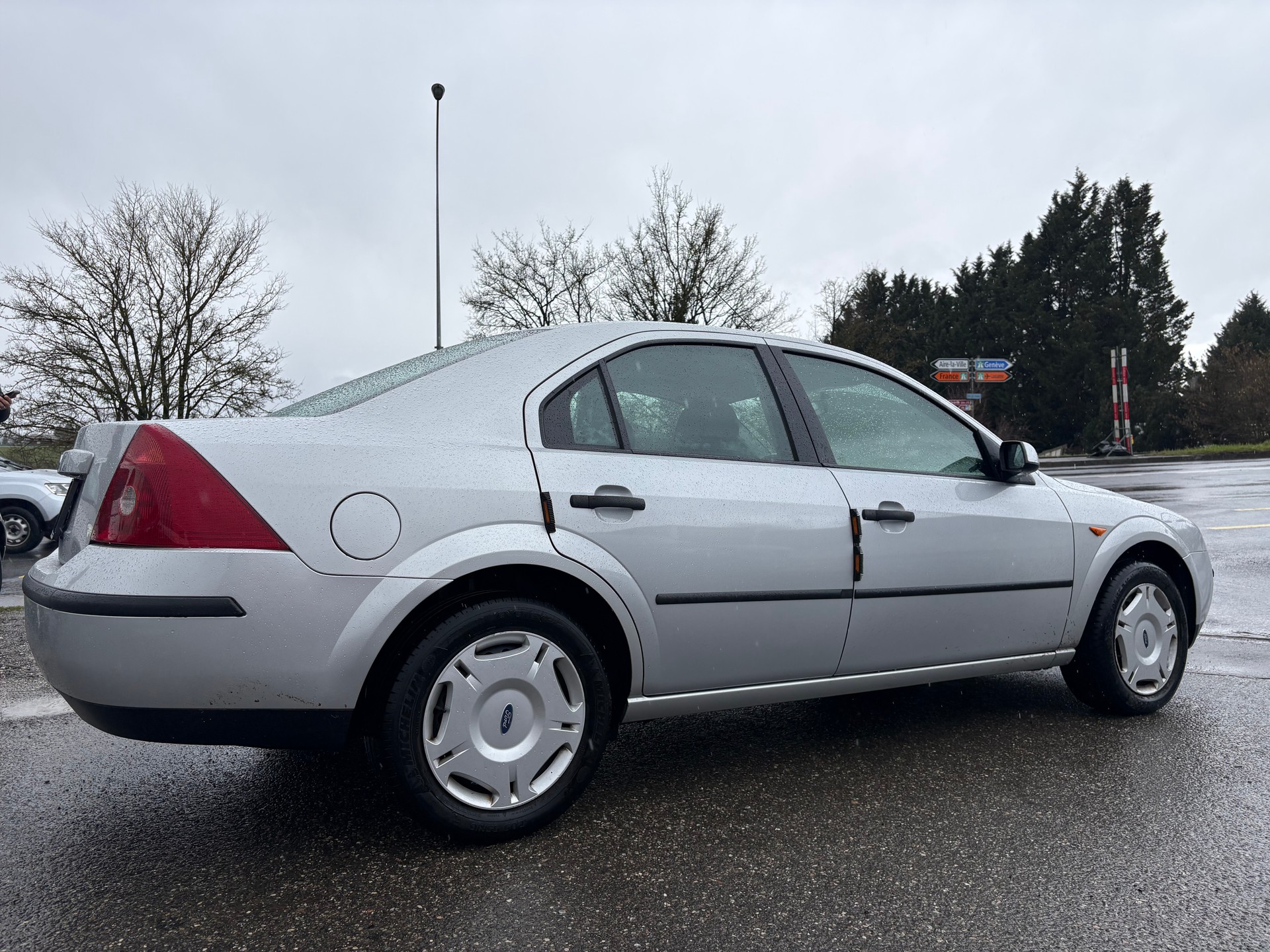 FORD Mondeo 2.0i-image-3