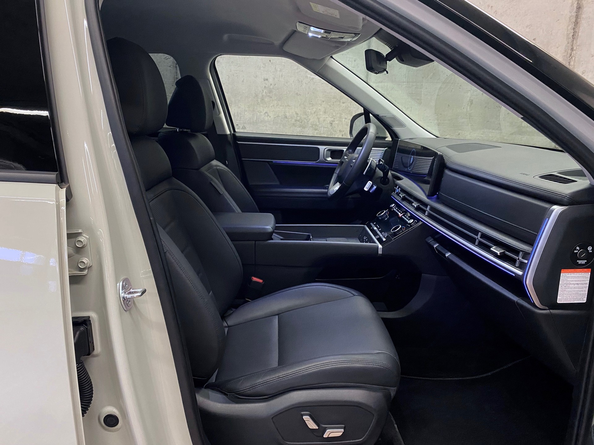HYUNDAI Santa Fe 1.6*T-GDi*VollHybrid*Vertex*Swiss*4WD*Automatic*-image-3