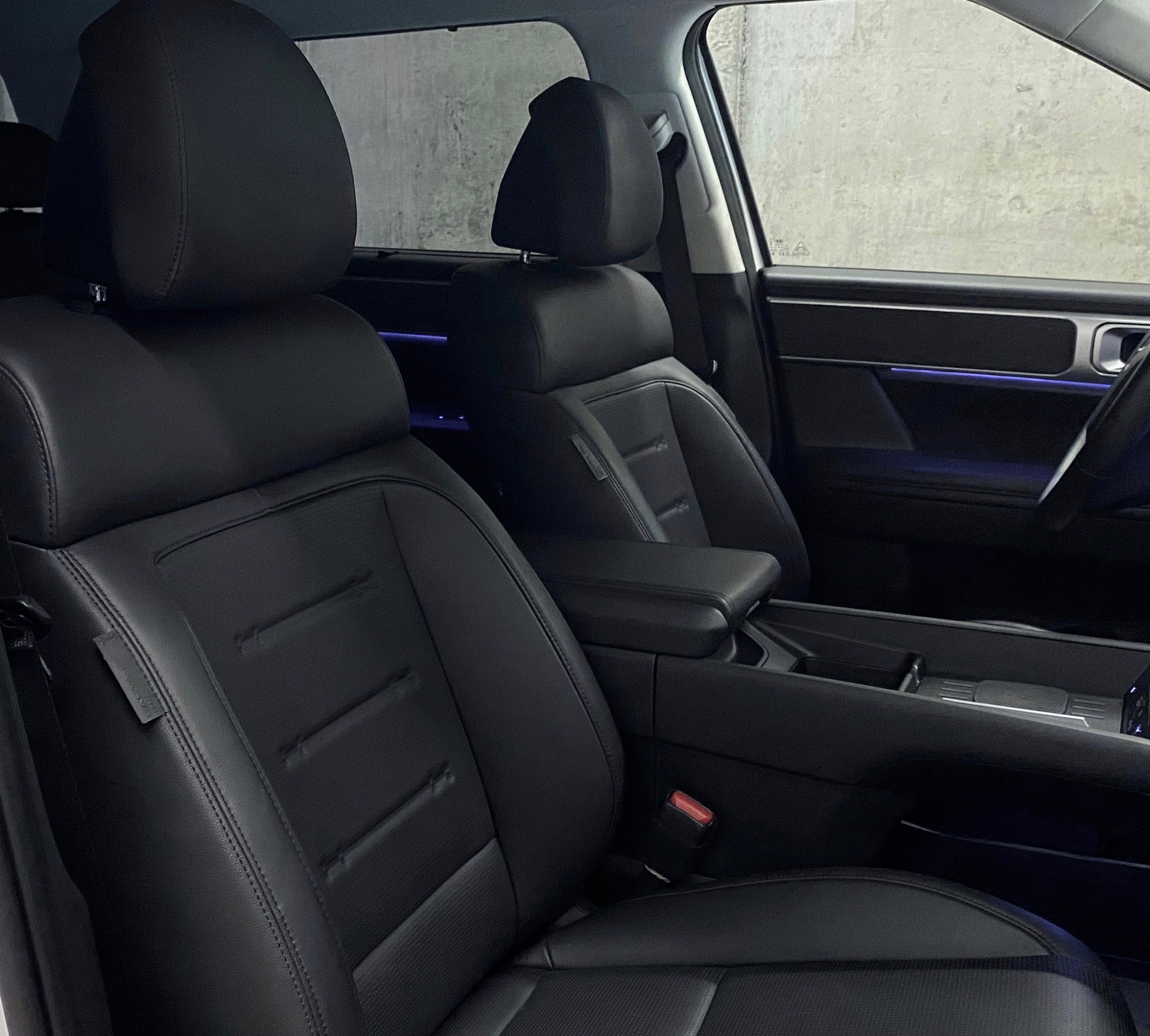 HYUNDAI Santa Fe 1.6*T-GDi*VollHybrid*Vertex*Swiss*4WD*Automatic*-image-5
