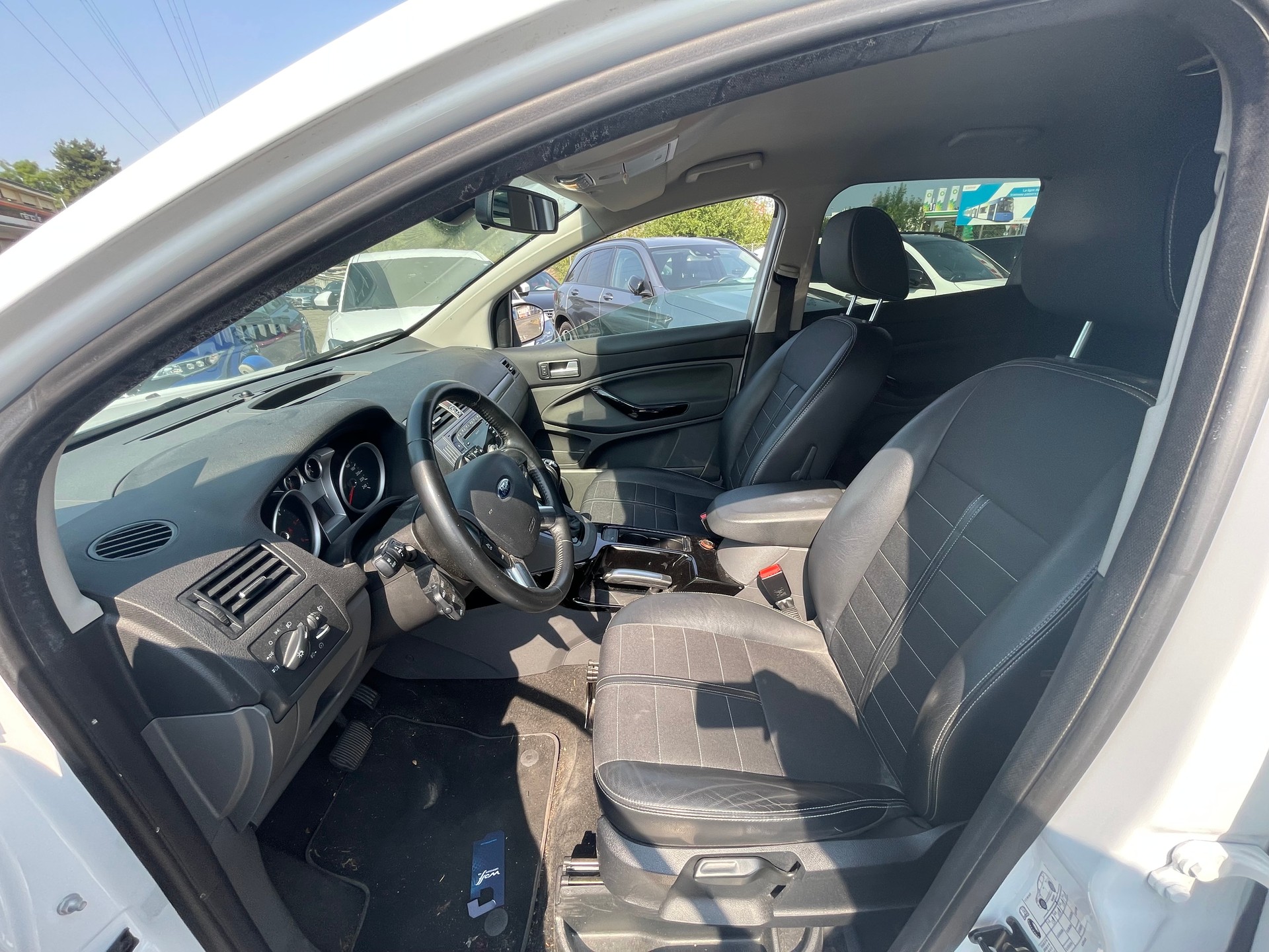 FORD Kuga 2.0 TDCi Carving 4WD PowerShift-image-8